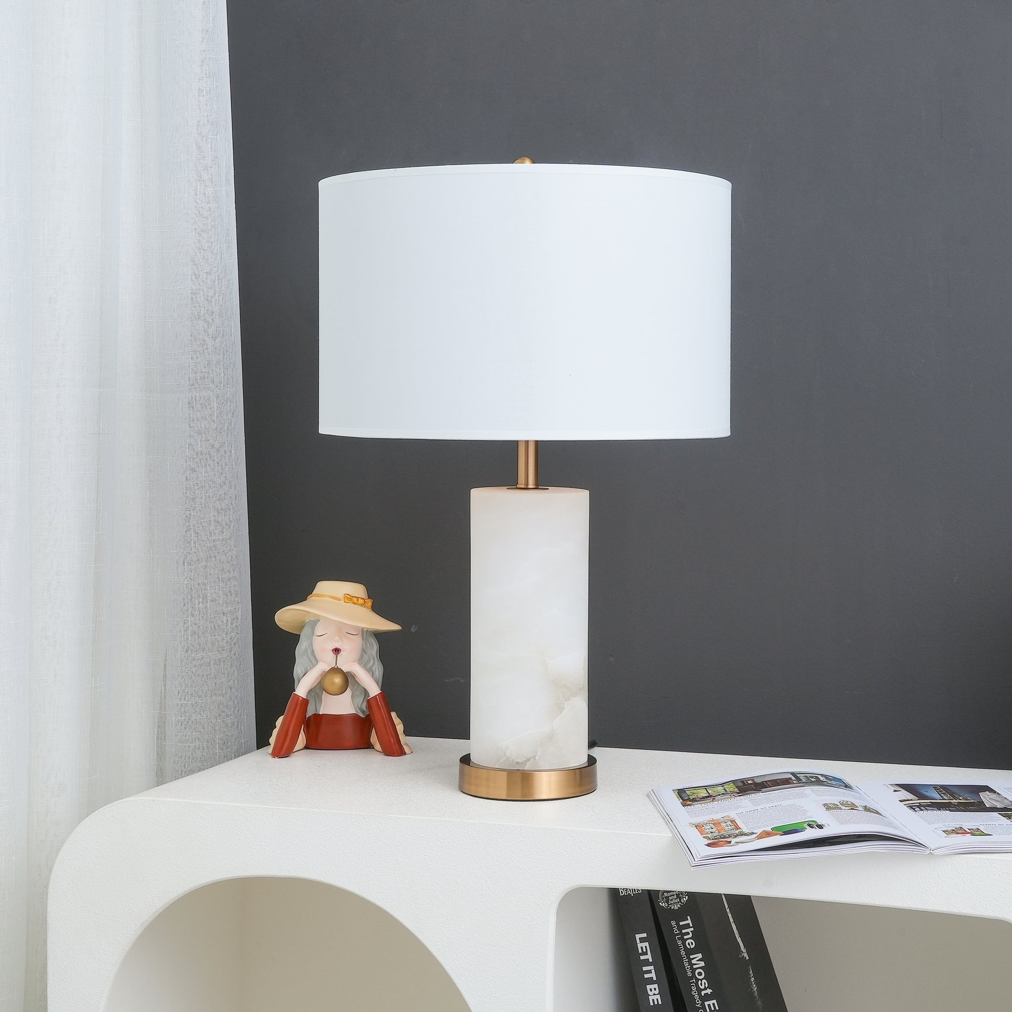 Zosilis Cylindrical Alabaster Table Lamp - Neutralighting