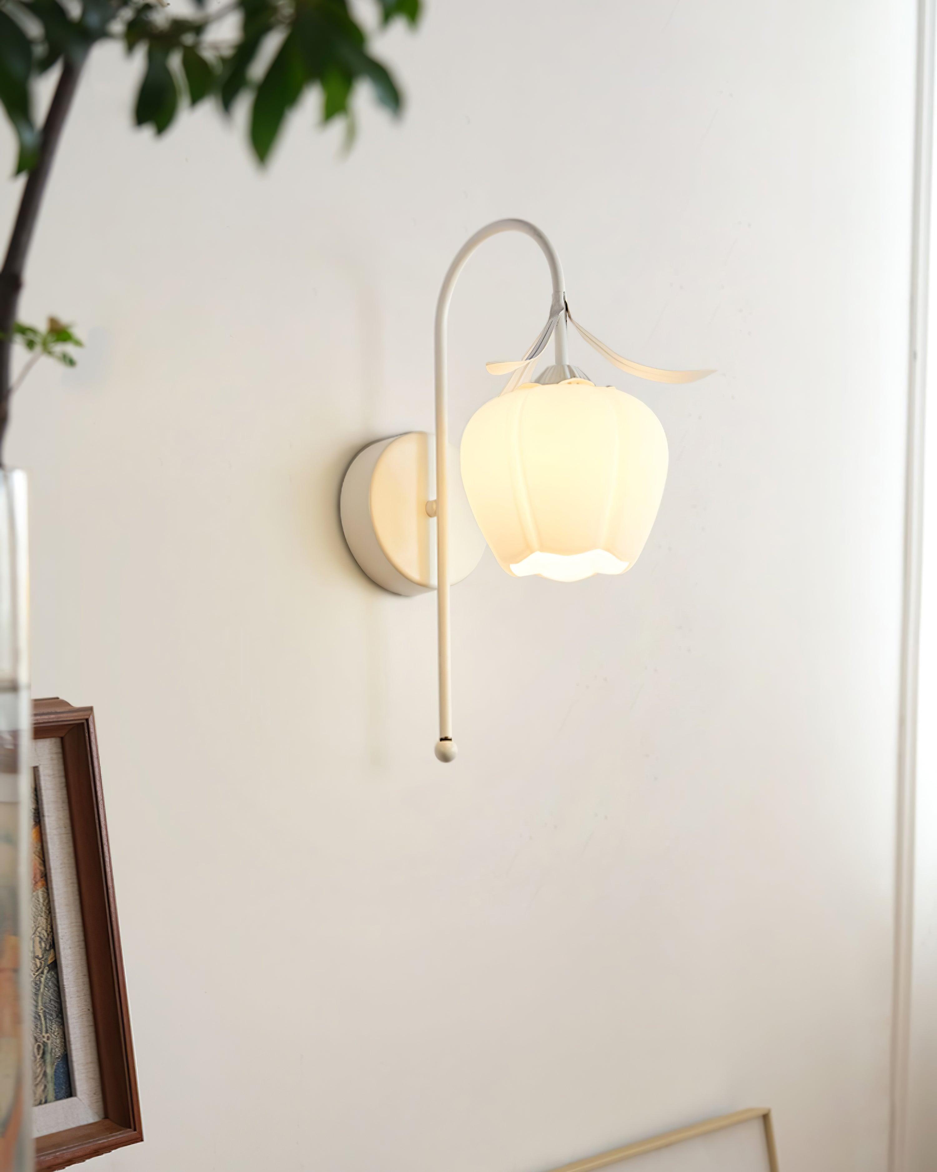 Luna Lily Flower Wall Lamp - Neutralighting