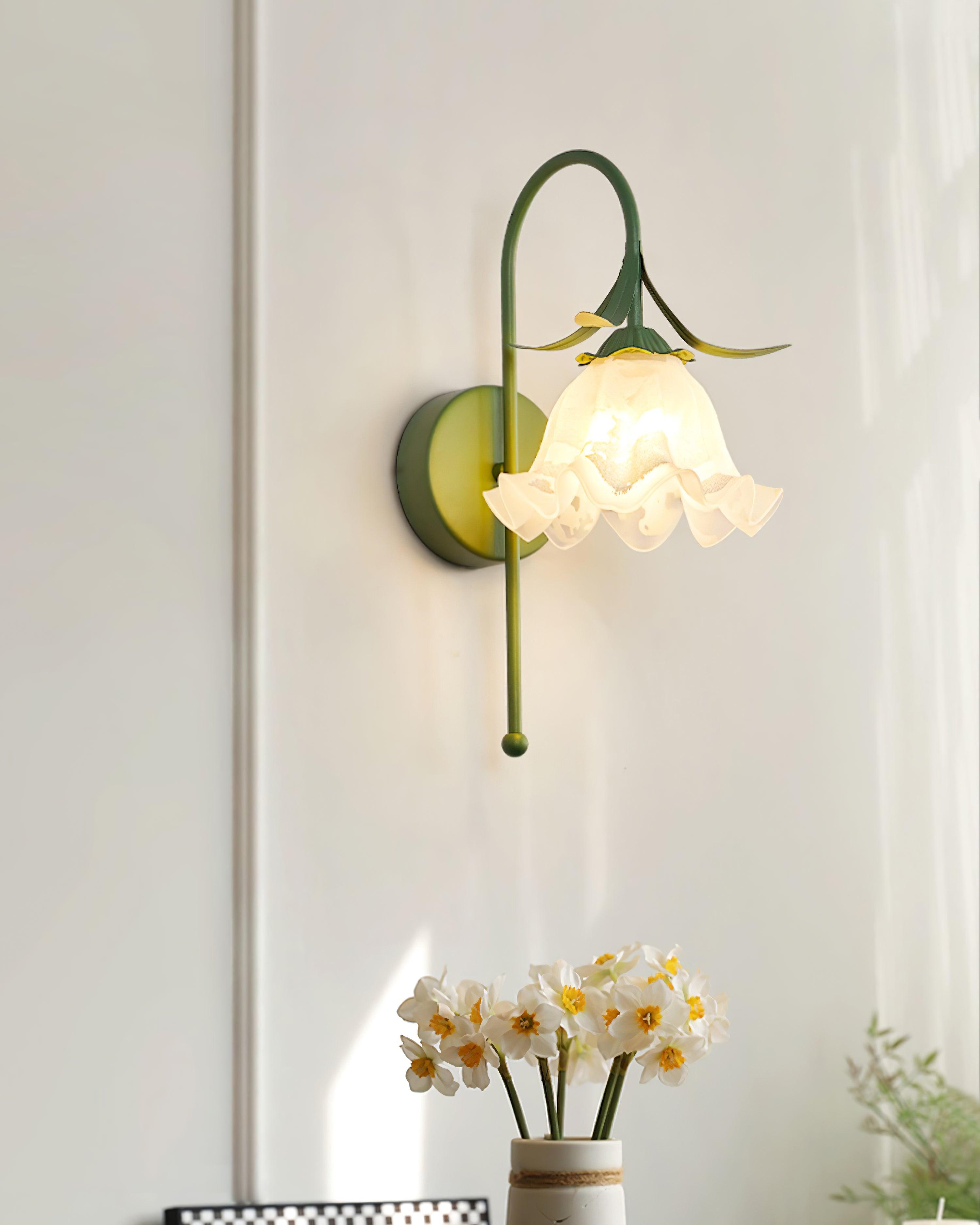 Luna Lily Flower Wall Lamp - Neutralighting