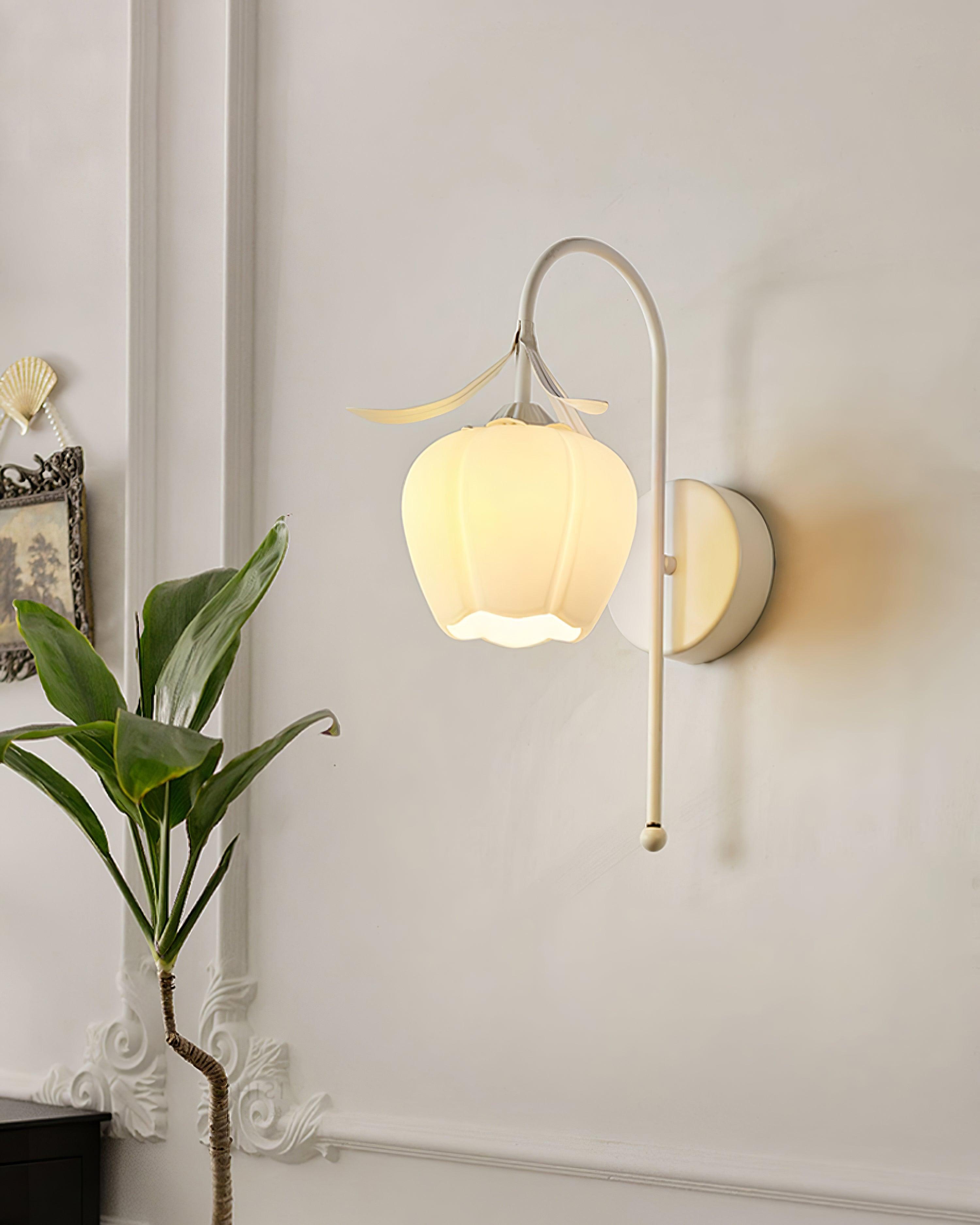 Luna Lily Flower Wall Lamp - Neutralighting