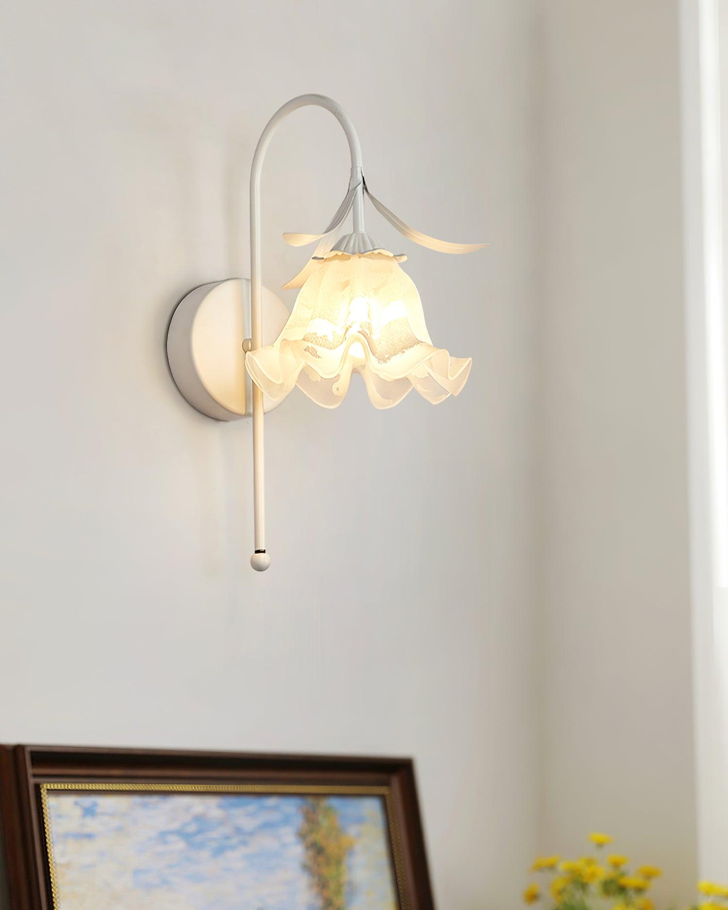 Luna Lily Flower Wall Lamp - Neutralighting
