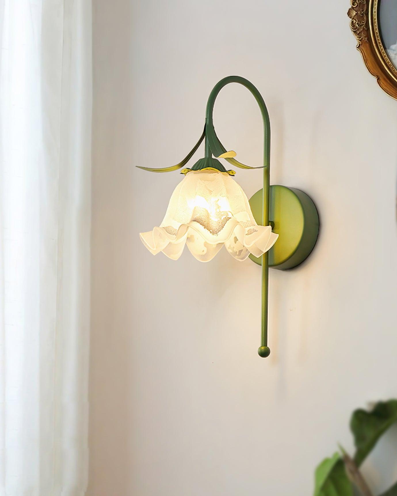 Luna Lily Flower Wall Lamp - Neutralighting
