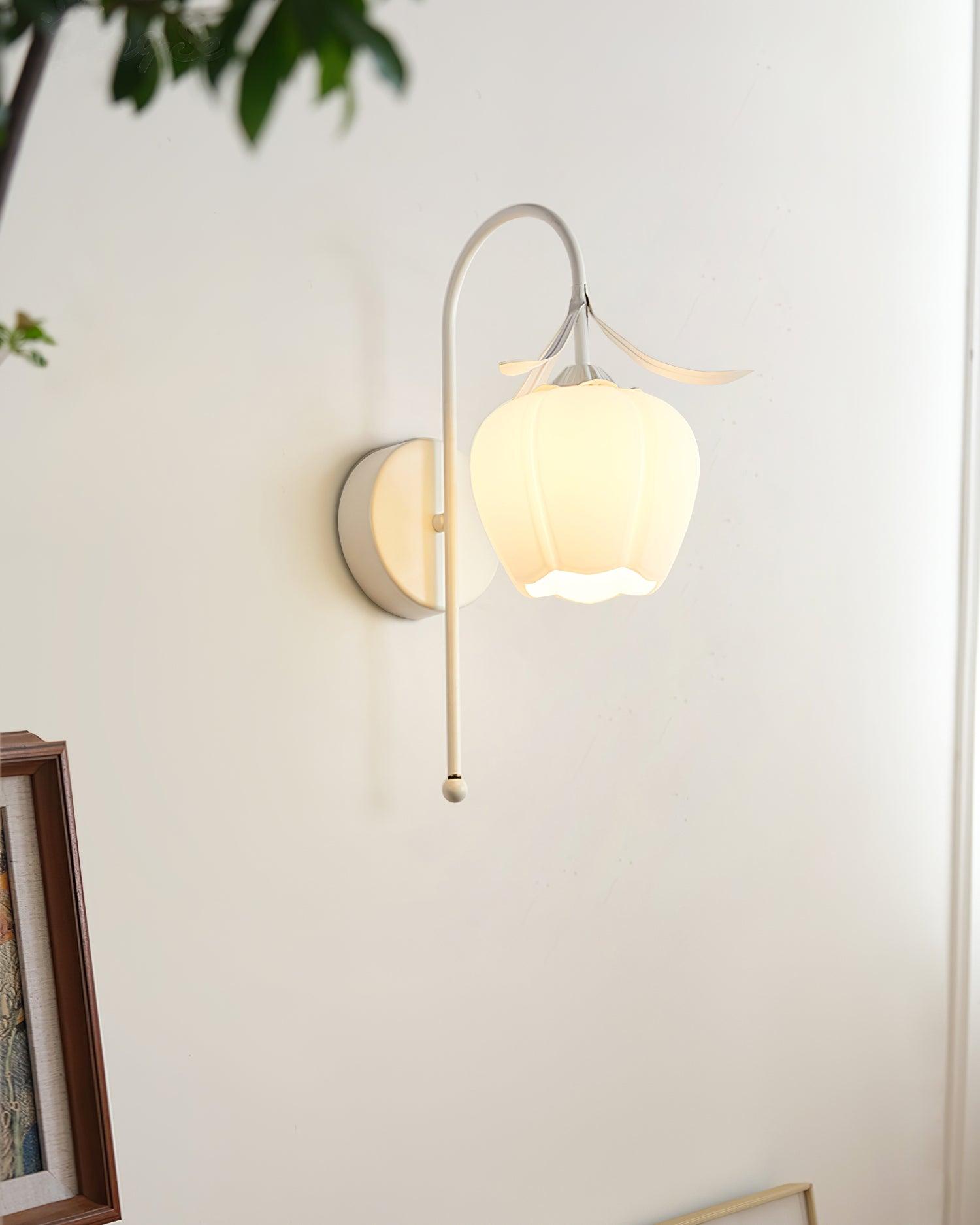 Luna Lily Flower Wall Lamp - Neutralighting