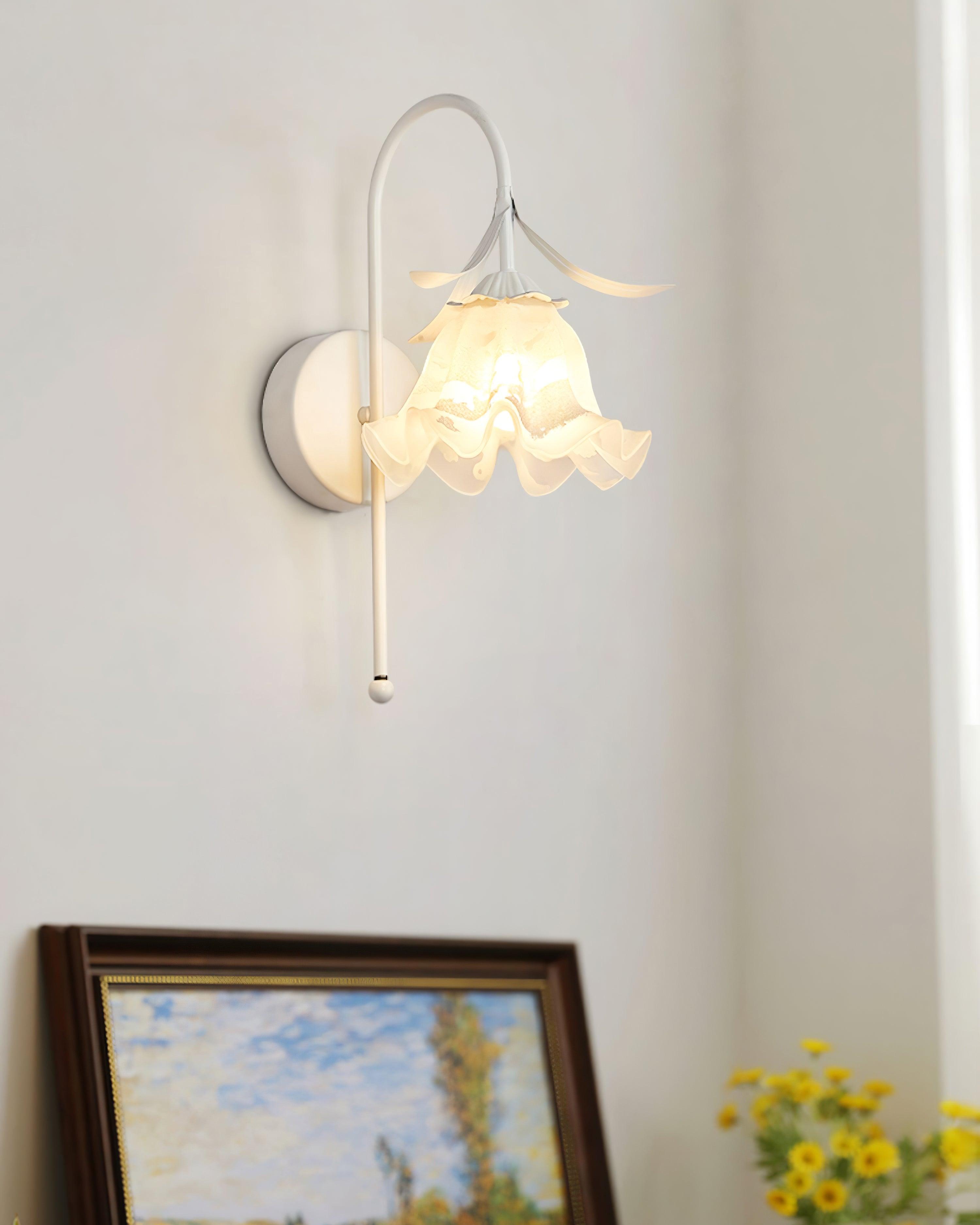 Luna Lily Flower Wall Lamp - Neutralighting