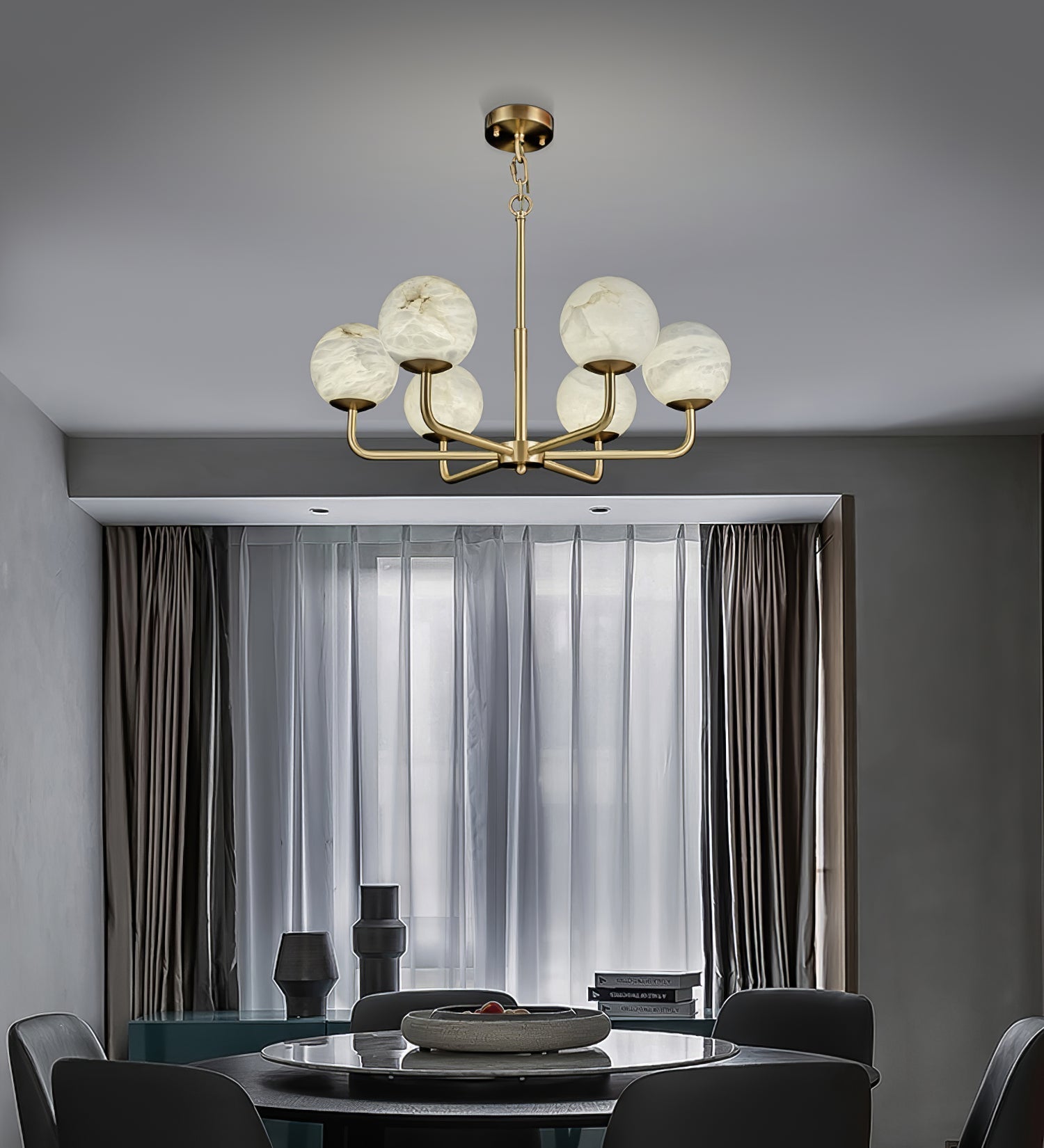 Erich Chandelier Alabaster Globe Elegance - Neutralighting