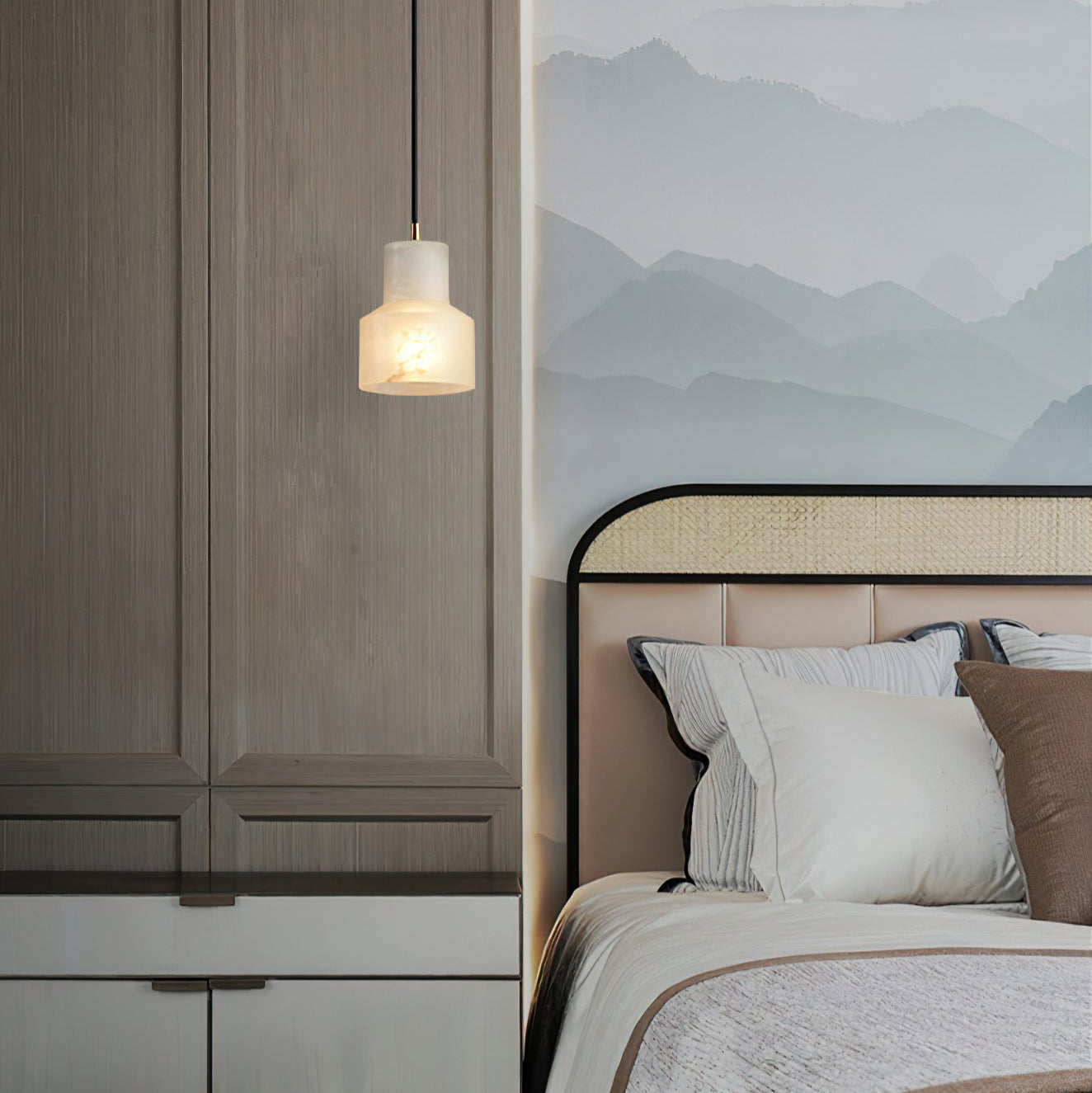 Ritta Alabaster Pendant Light Brass Luxurious - Neutralighting