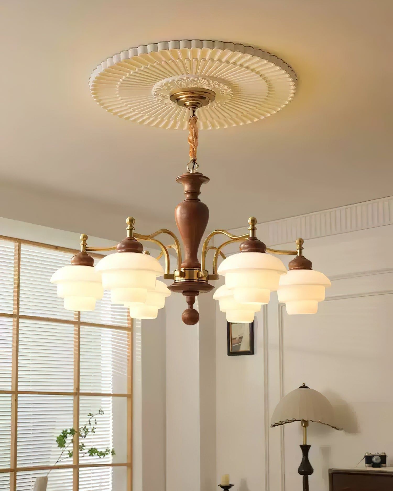 Hovian Wooden Chandelier - Neutralighting