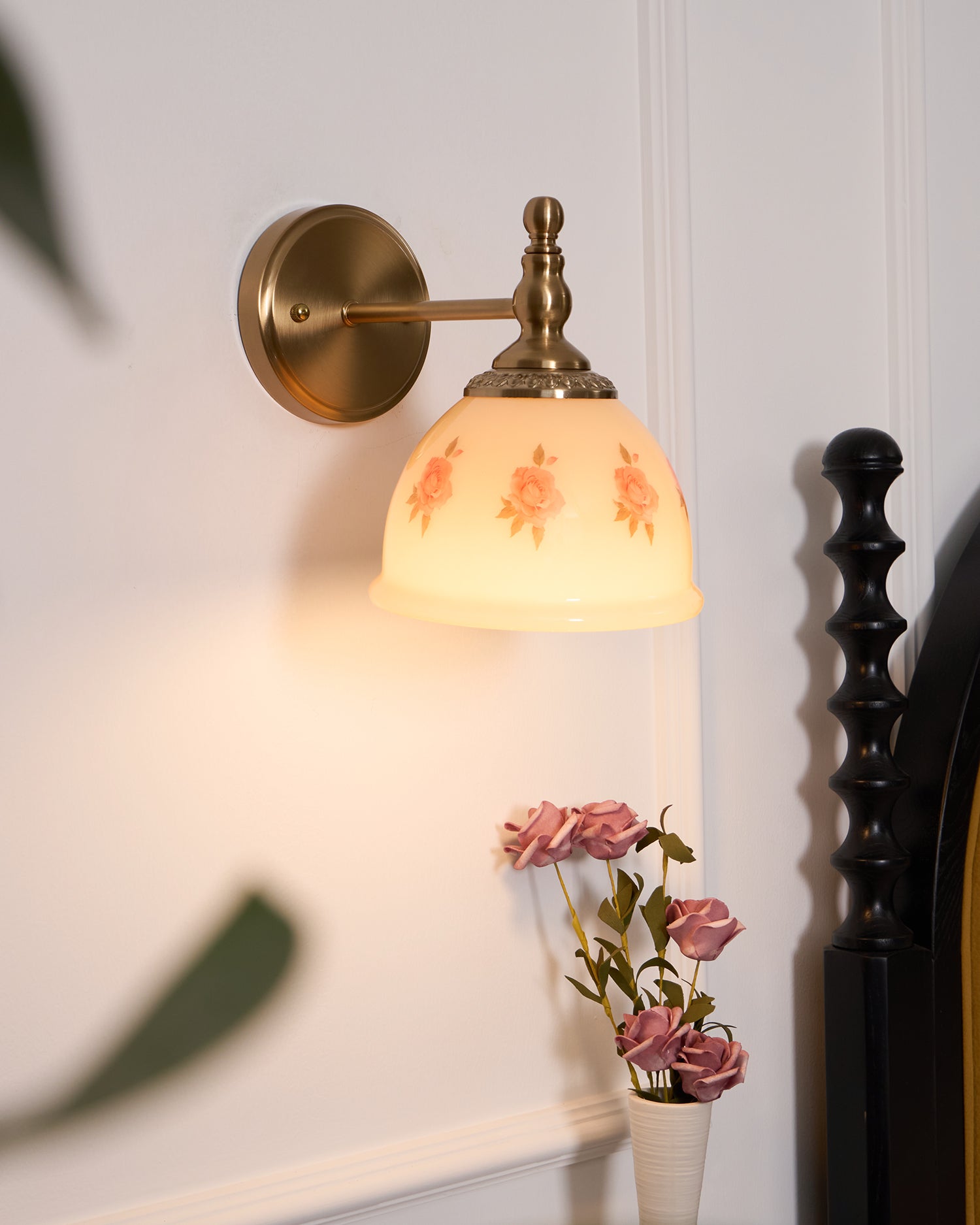 Mishya Floral Wall Lamp - Neutralighting