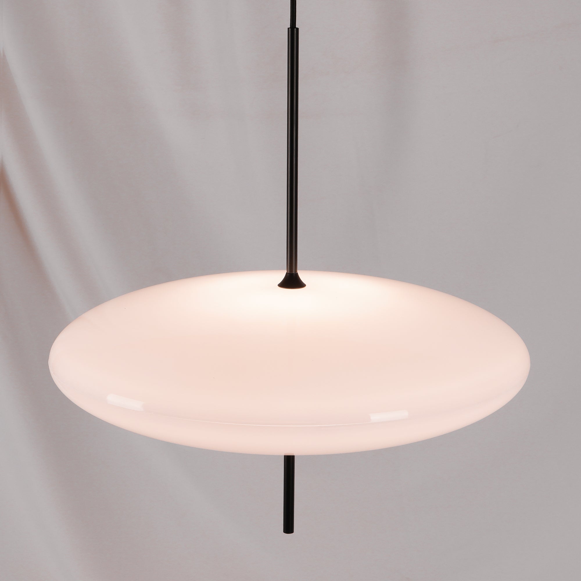 Quor Nordic Modern Oval Single Pendant Light - Neutralighting