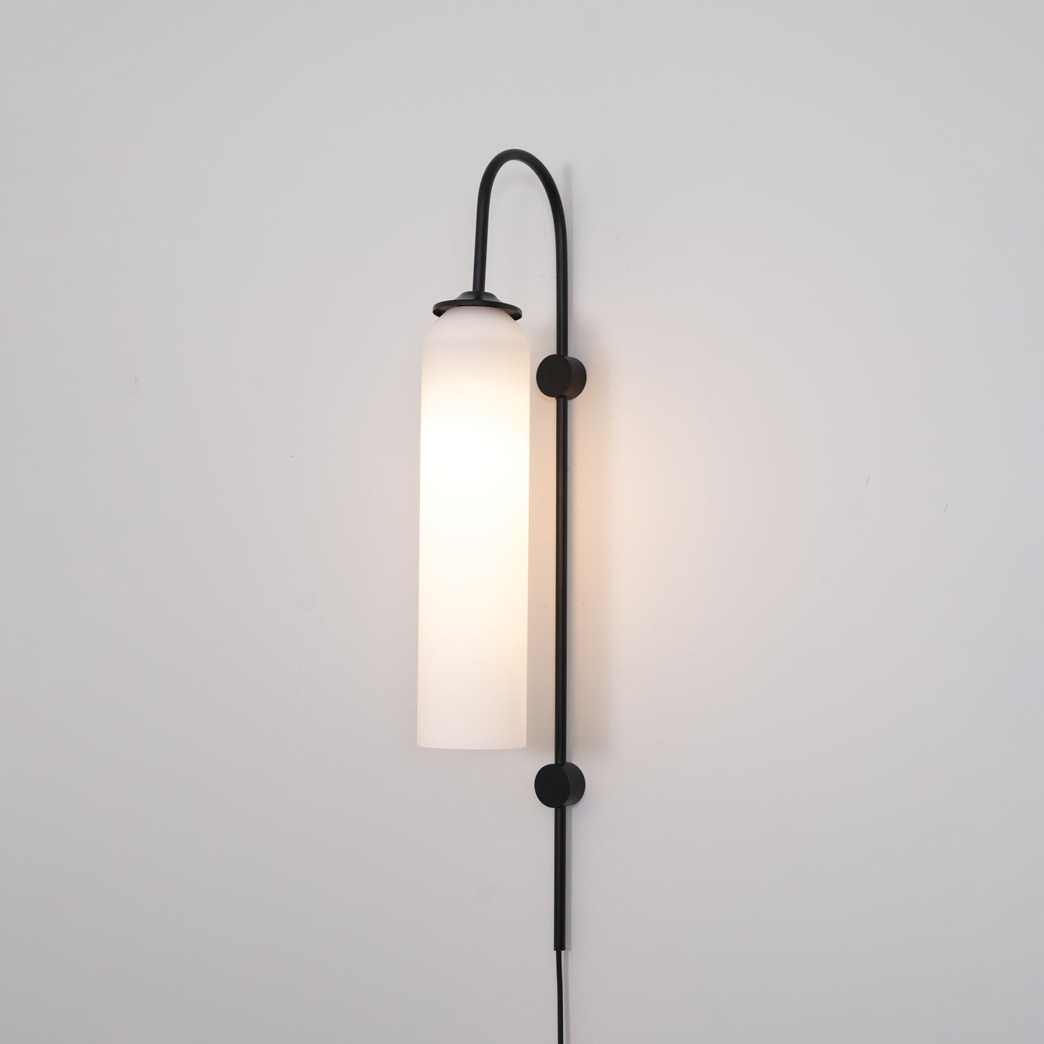 Talor Modern Glass Wall Lamp - Neutralighting