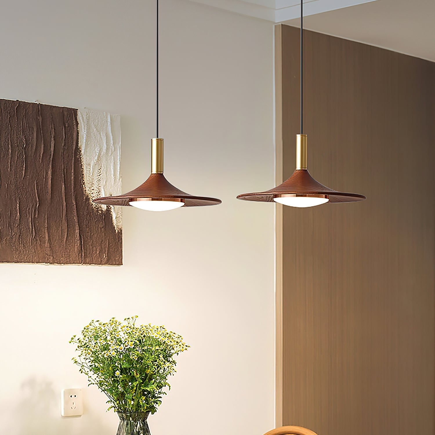 Pend­­ant Light Hat Shape Midcentury - Neutralighting