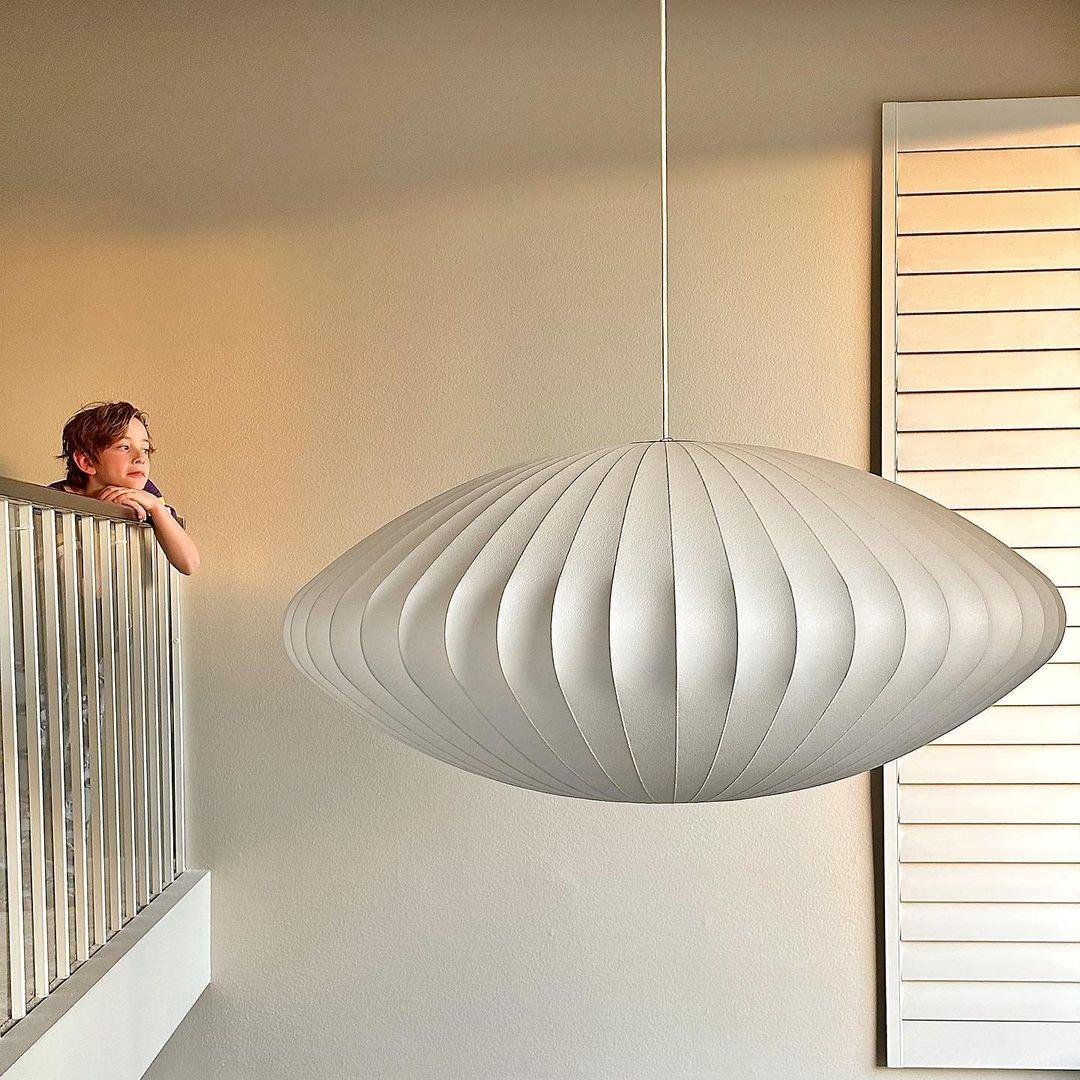 Alvaris White Modern Pendant Light - Neutralighting