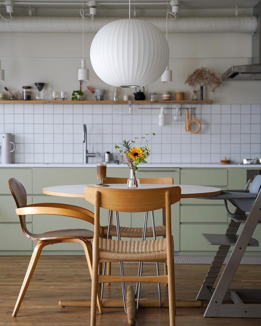 Alvaris White Modern Pendant Light - Neutralighting