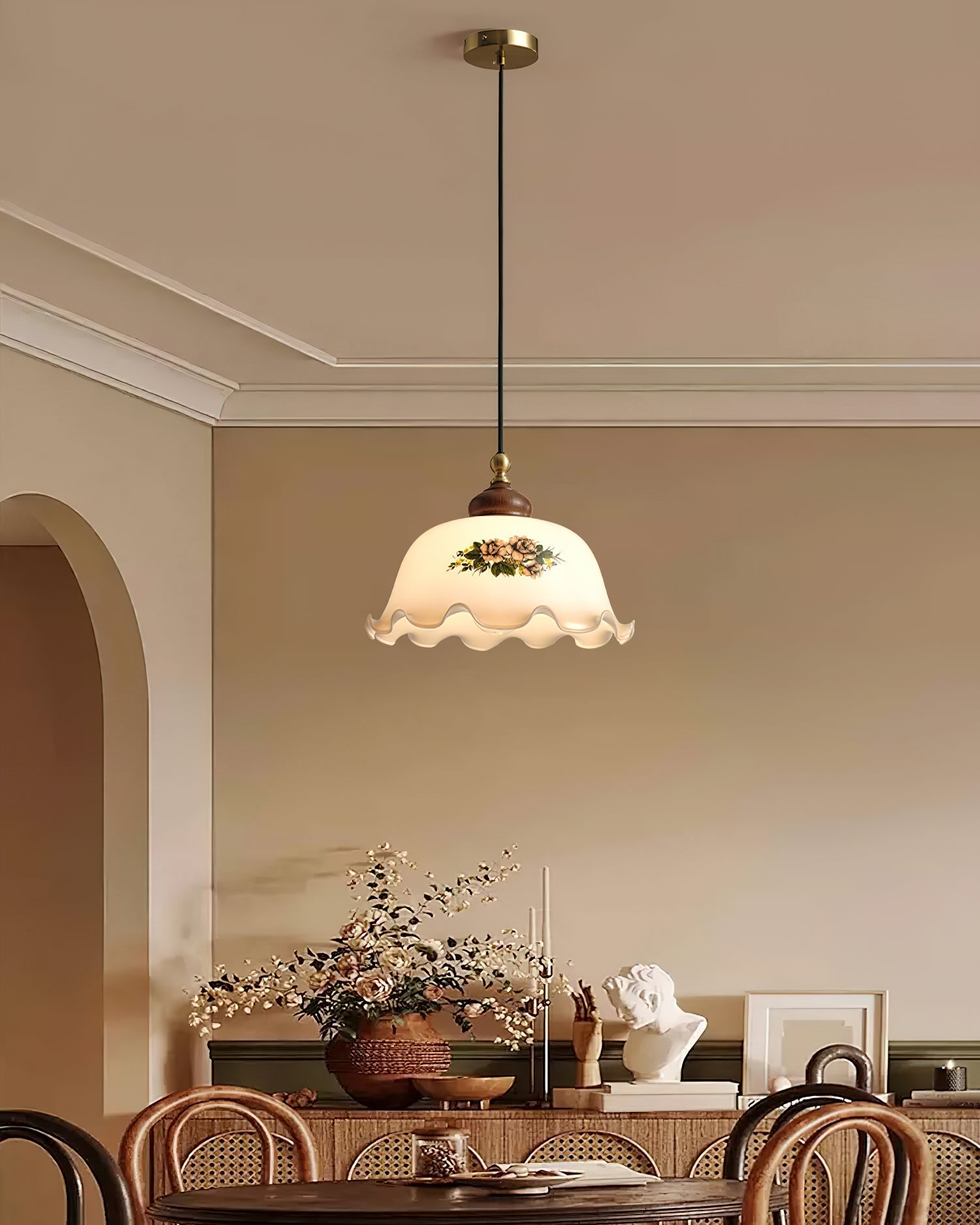 Belvia Vintage Floral Glass Pendant Light - Neutralighting