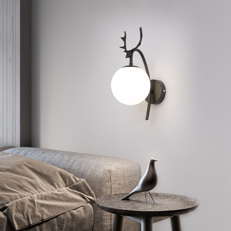 Valentina Modern Art-Deco Deer Bedside Wall Lamp, Black/Gold - Neutralighting