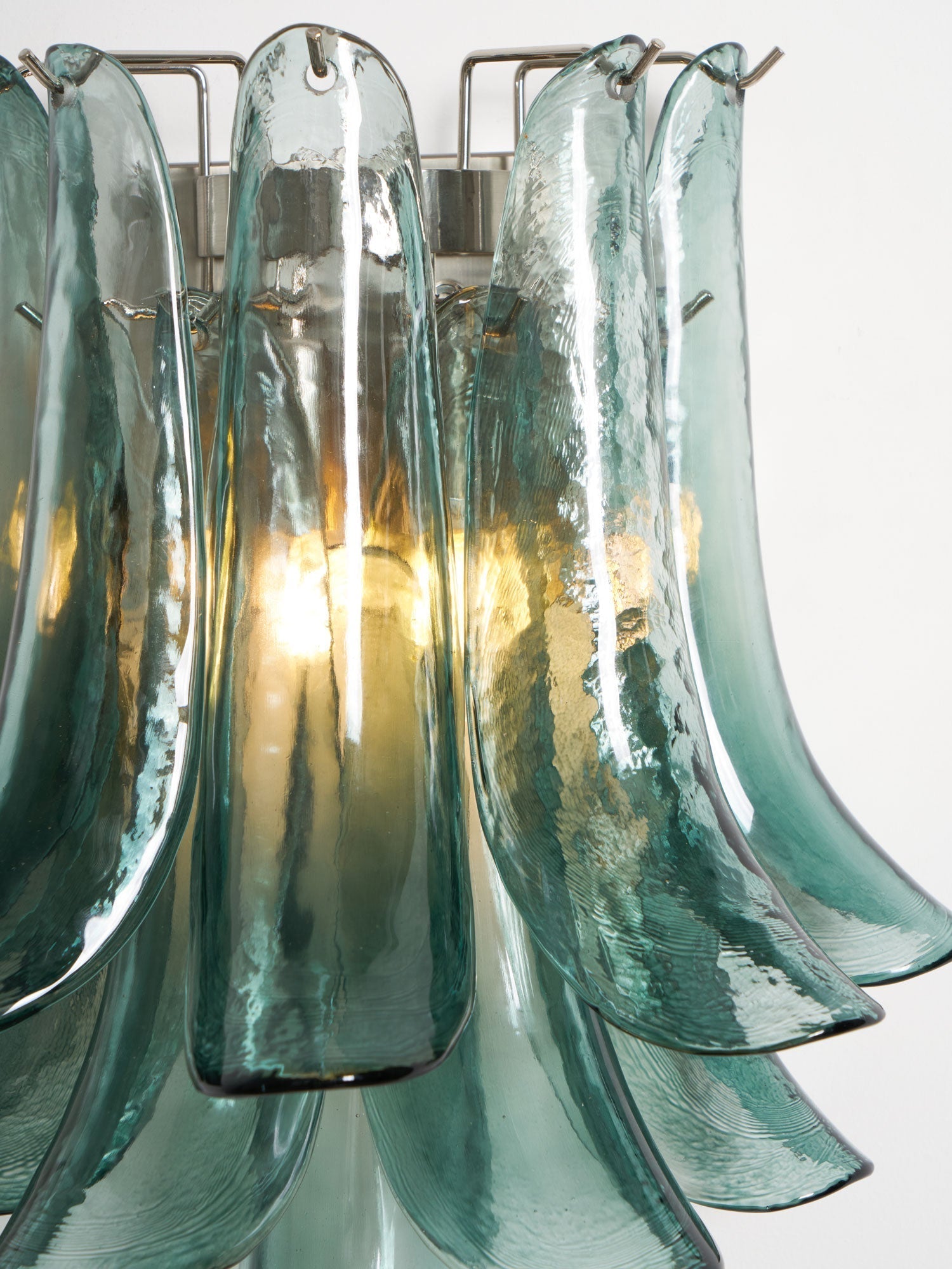 Aurora Wall Light Petal Shaped Glass Vintage Artistic - Neutralighting