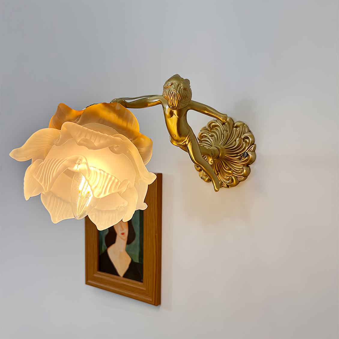 Arque Glass Rose Wall Lamp - Neutralighting