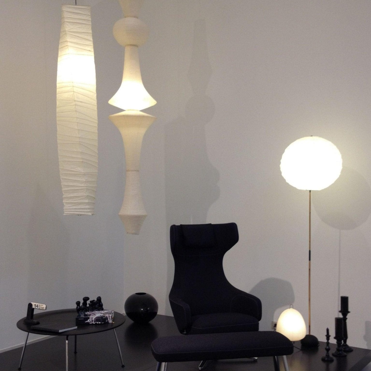 Faye Sculptural Paper Vertical Pendant Light - Neutralighting