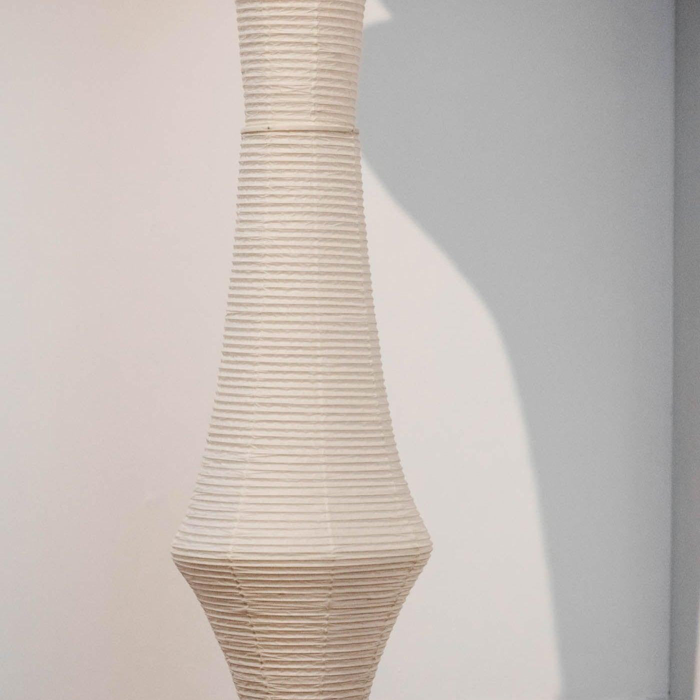 Faye Sculptural Paper Vertical Pendant Light - Neutralighting