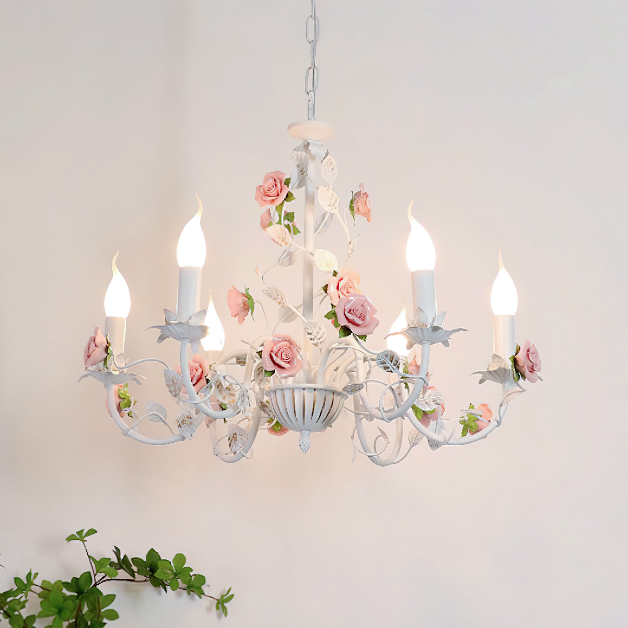 Evelisse Vintage White Chandelier - Neutralighting
