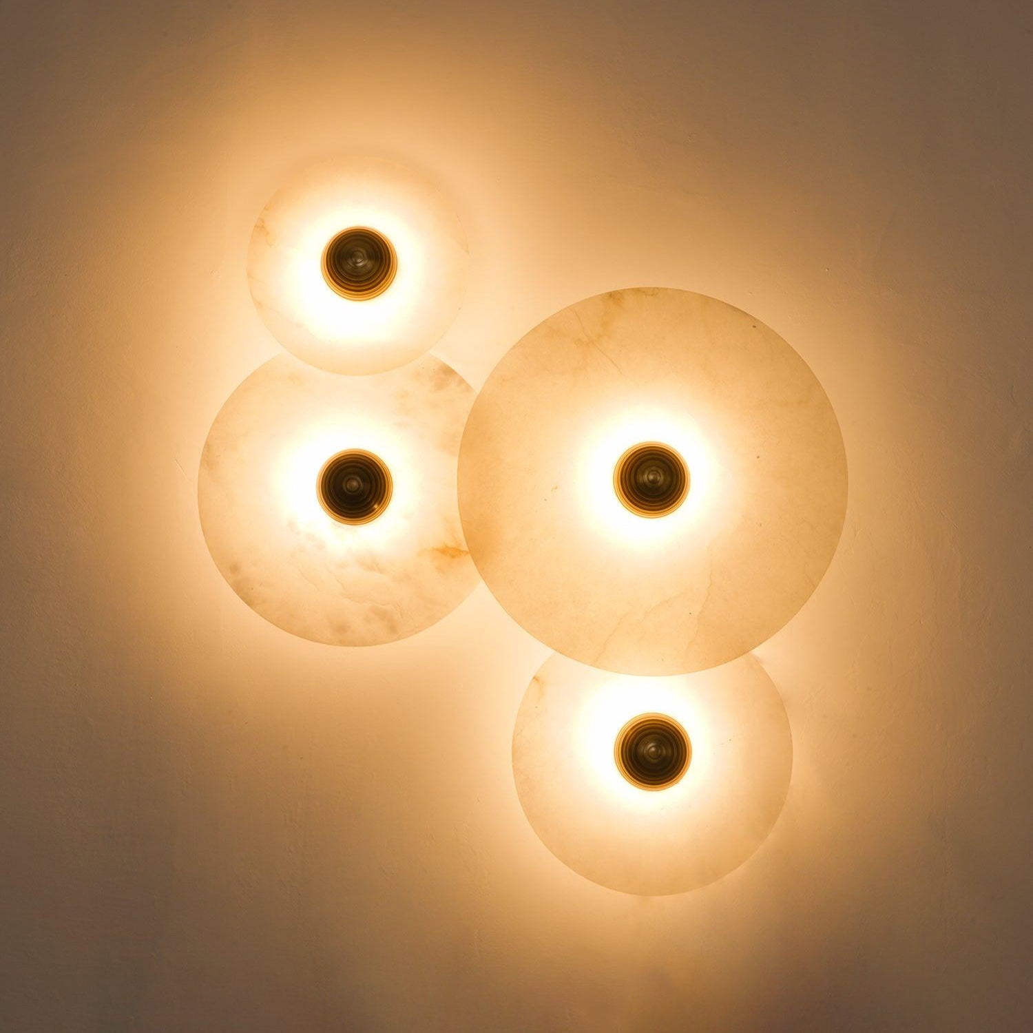 Round Wall Lamp Alabaster Fluted Brass - Neutralighting
