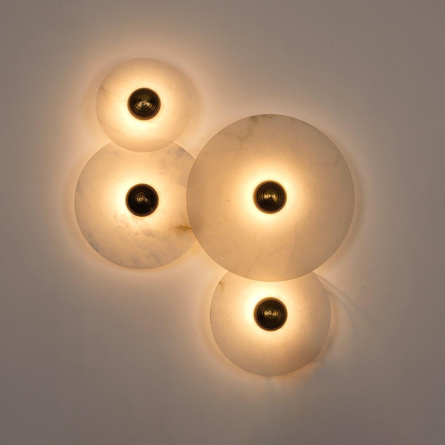 Round Wall Lamp Alabaster Fluted Brass - Neutralighting