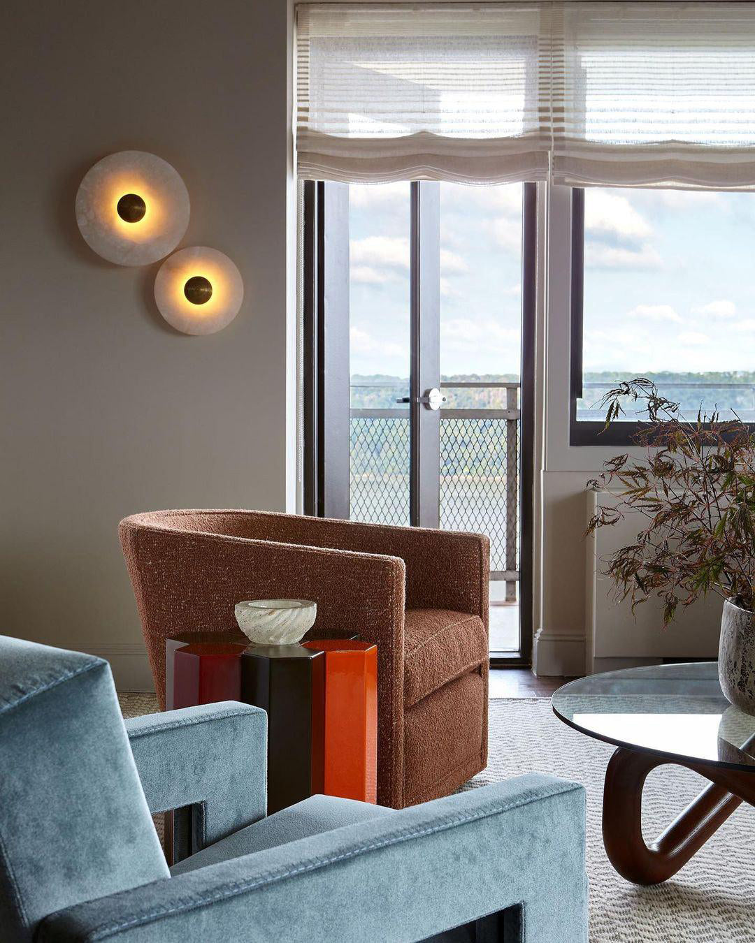 Round Wall Lamp Alabaster Fluted Brass - Neutralighting