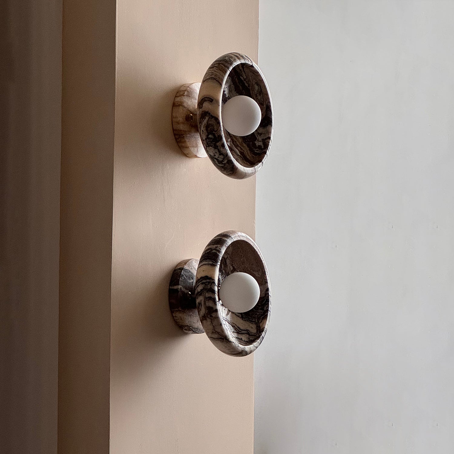Onvix Natural Onyx Wall Light - Neutralighting