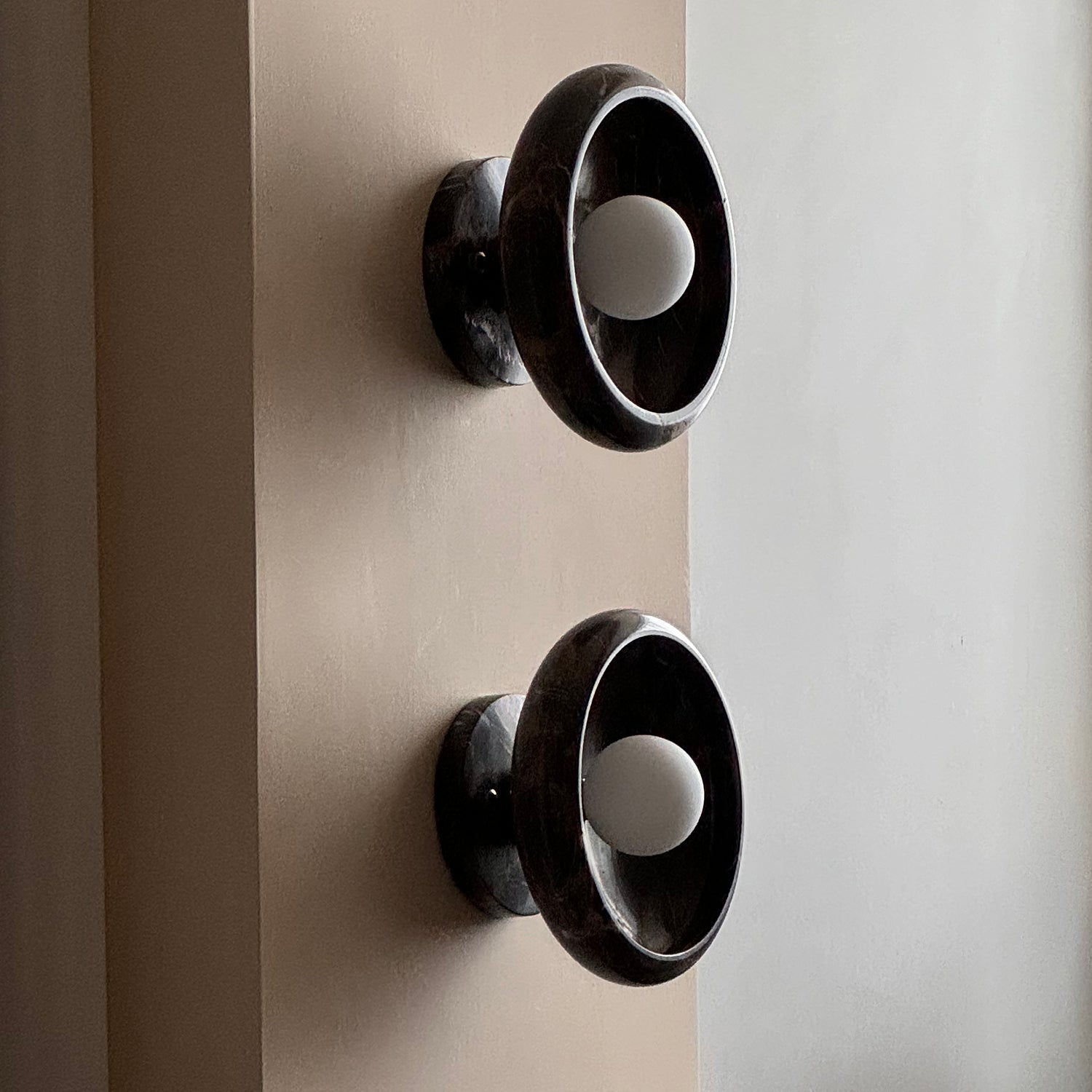 Onvix Natural Onyx Wall Light - Neutralighting