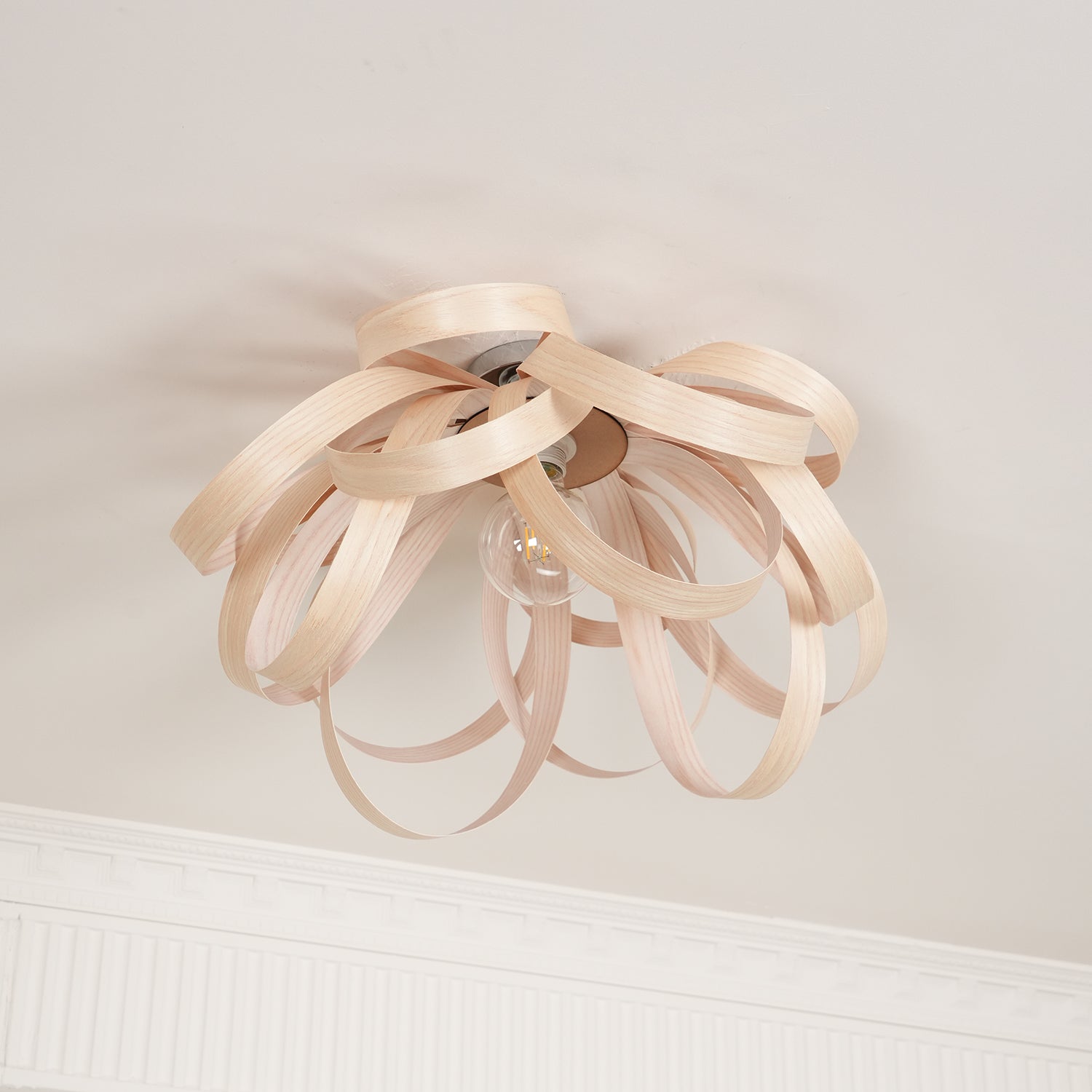Veylo Wooden Ribbon Ceiling Lamp - Neutralighting