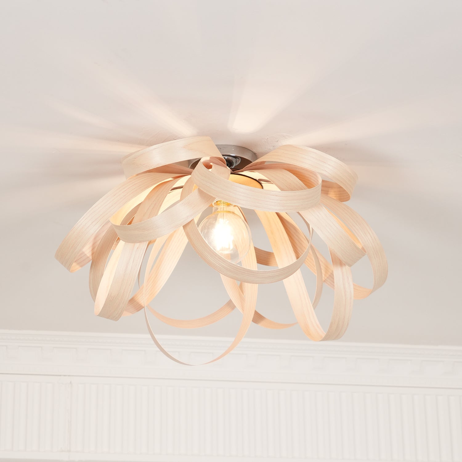 Veylo Wooden Ribbon Ceiling Lamp - Neutralighting