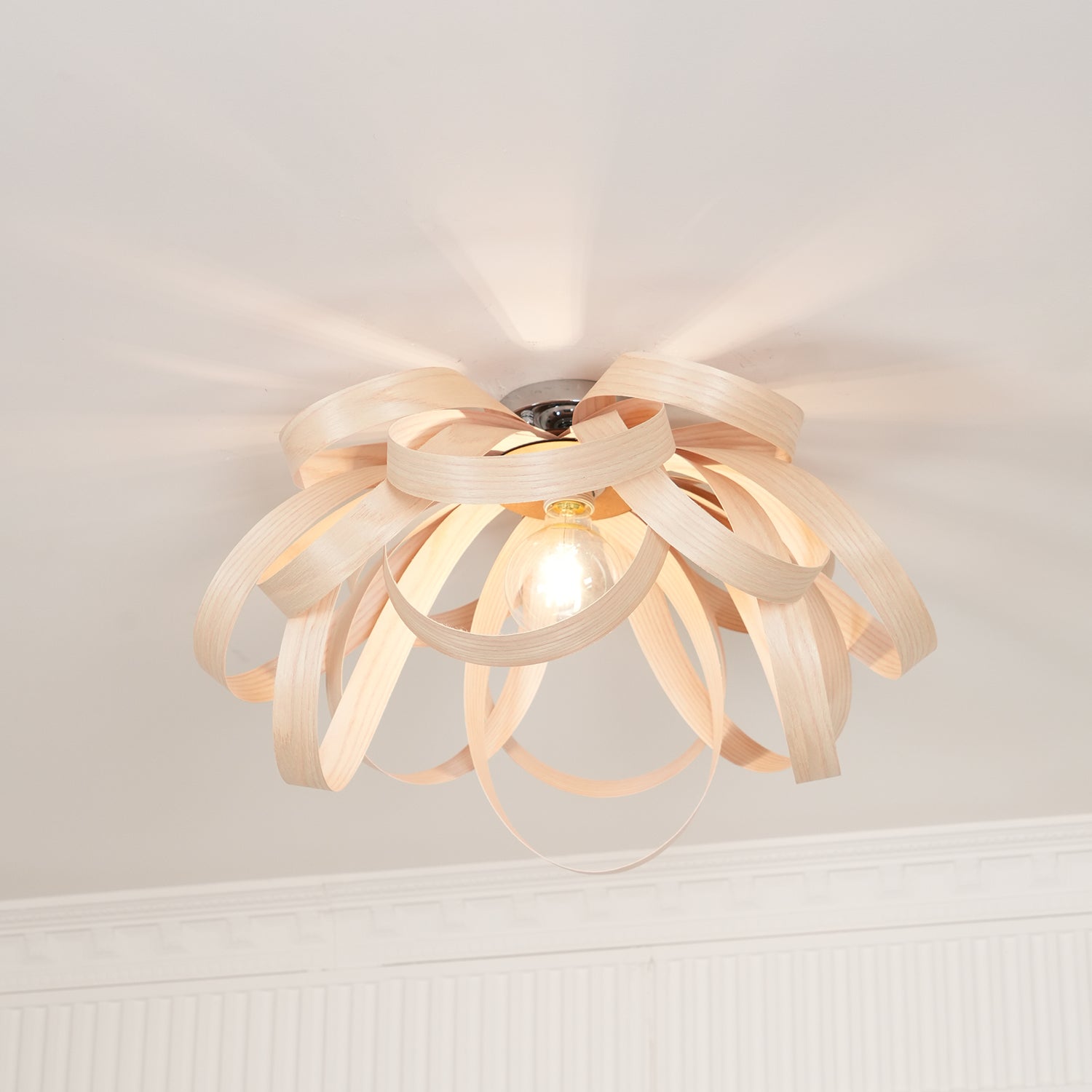Veylo Wooden Ribbon Ceiling Lamp - Neutralighting
