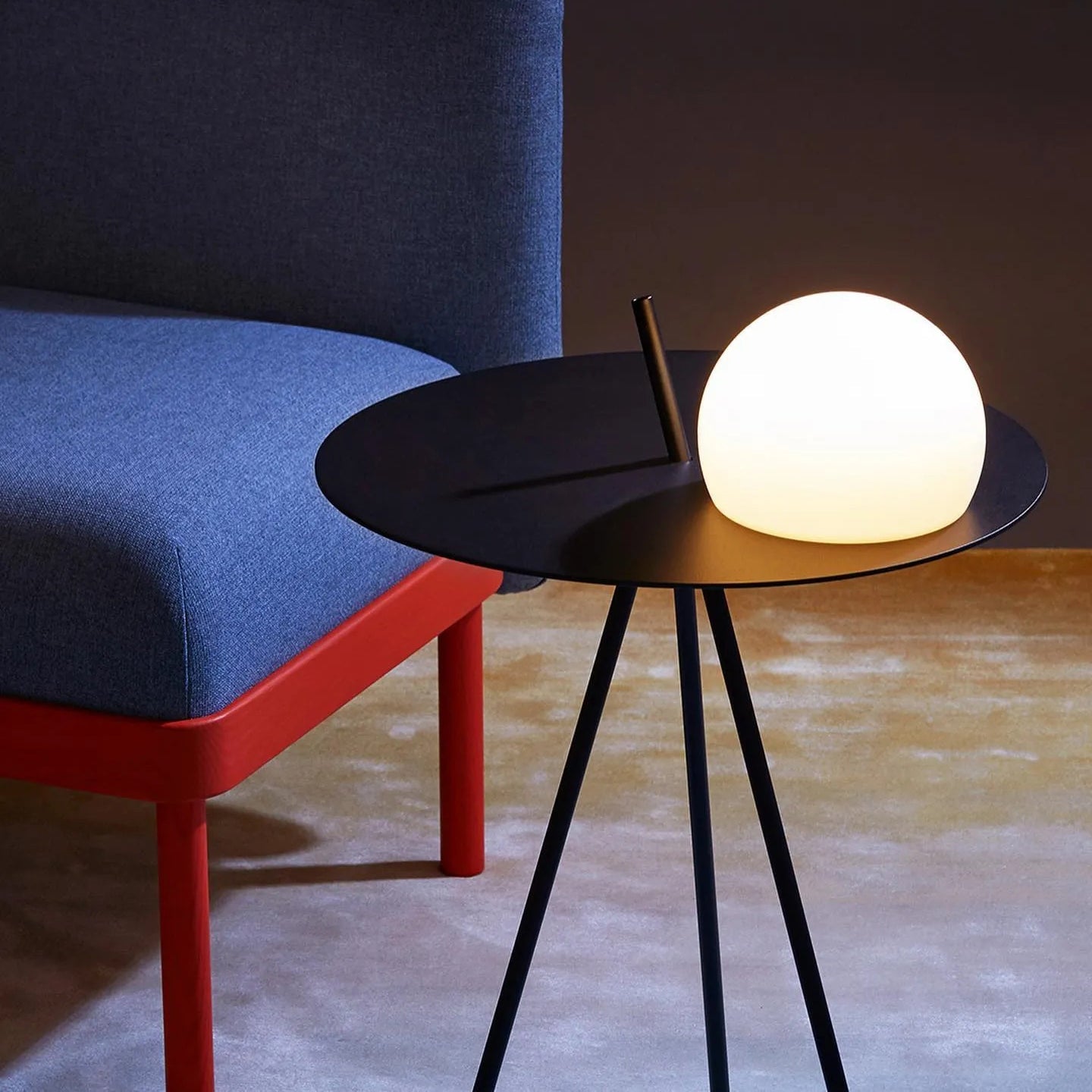 Ray Solar Tripod Outdoor Table Floor Lamp - Neutralighting