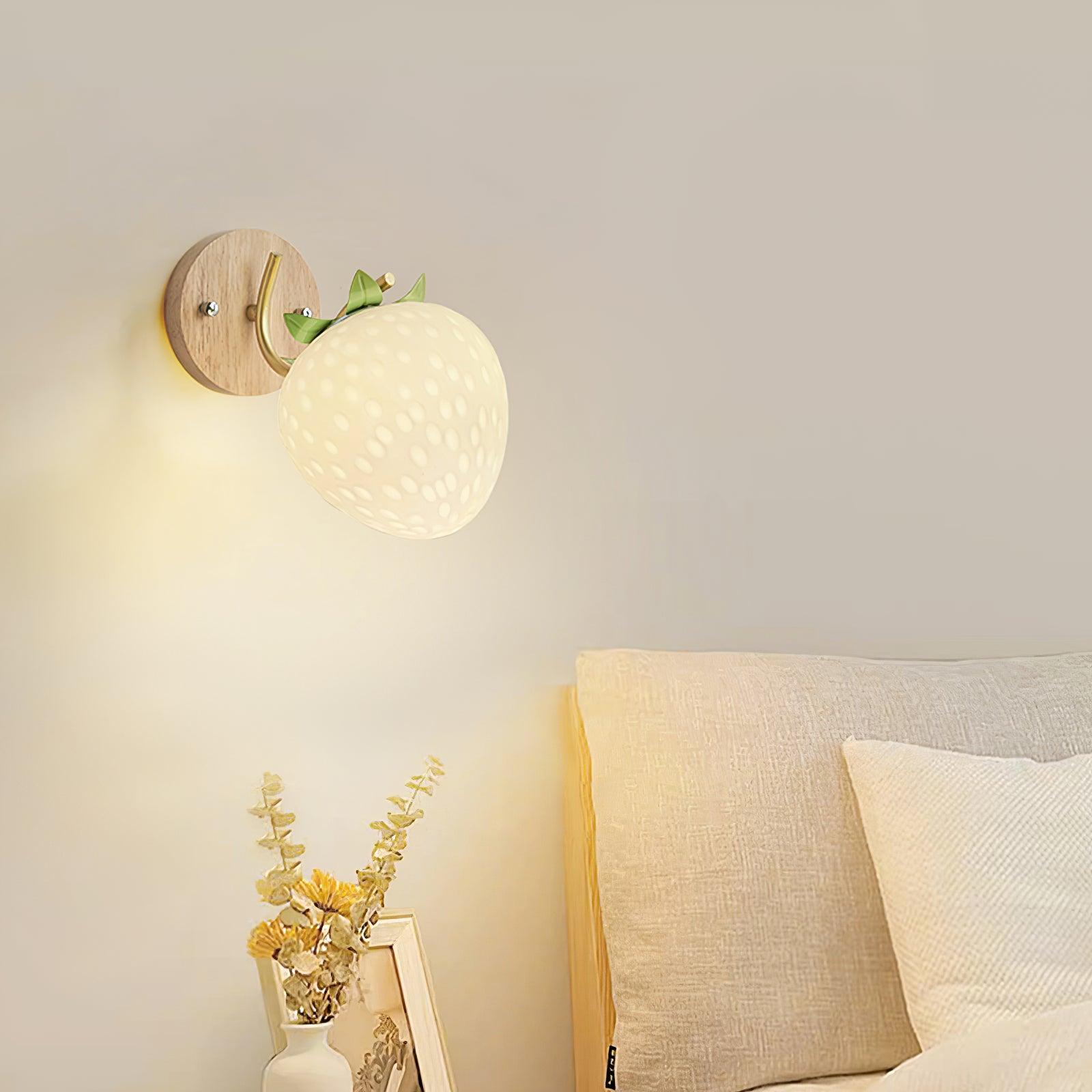 Pebora Strawberry-Inspired Wall Lamp - Neutralighting