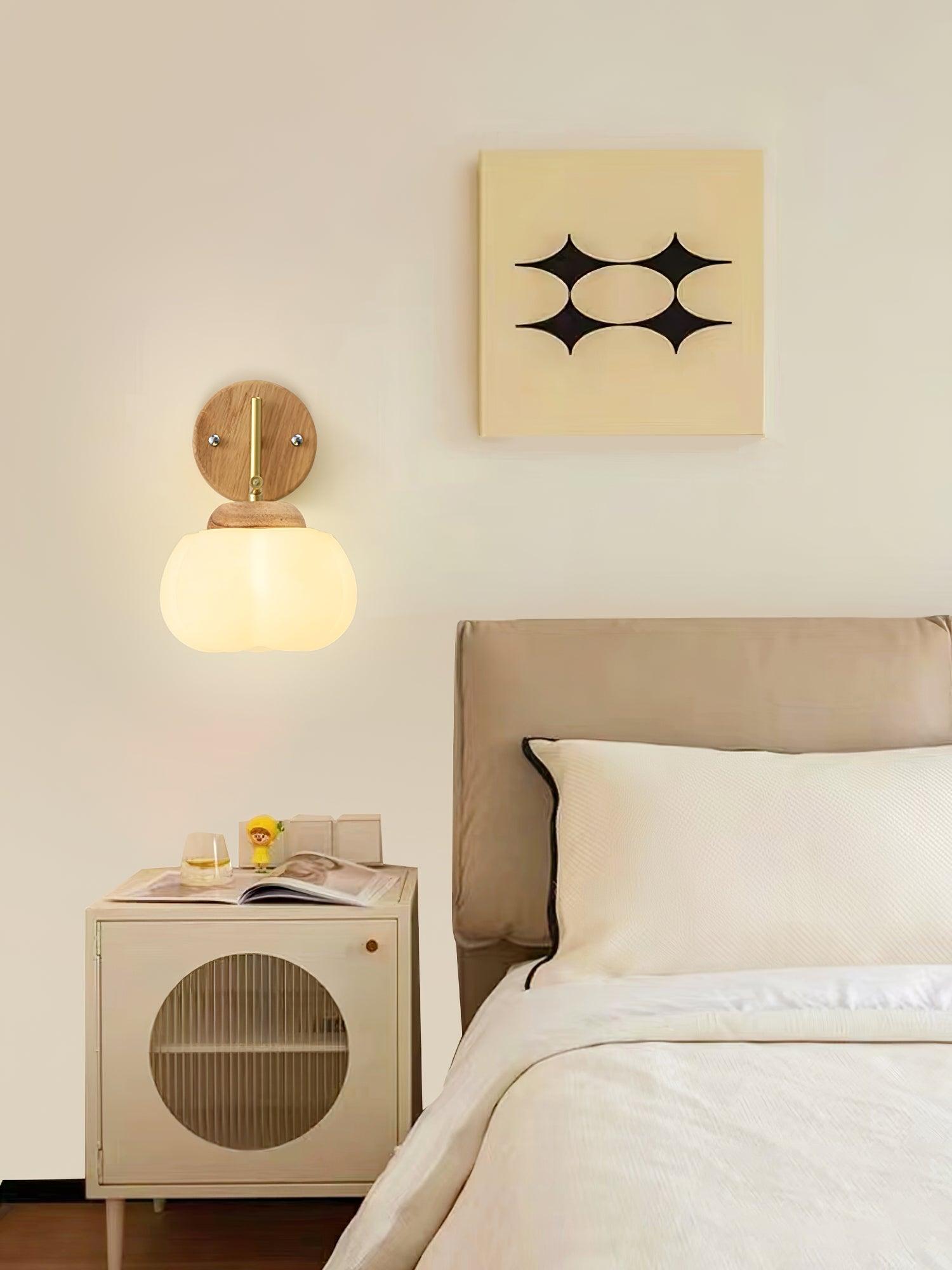Pebora Strawberry-Inspired Wall Lamp - Neutralighting