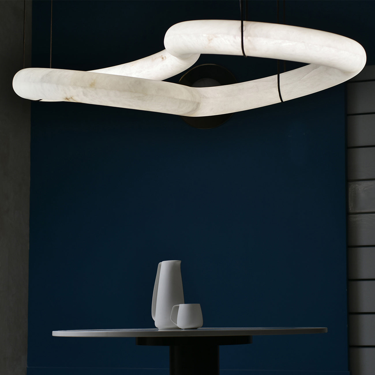 Utalyra Curved Alabaster Pendant Light - Neutralighting