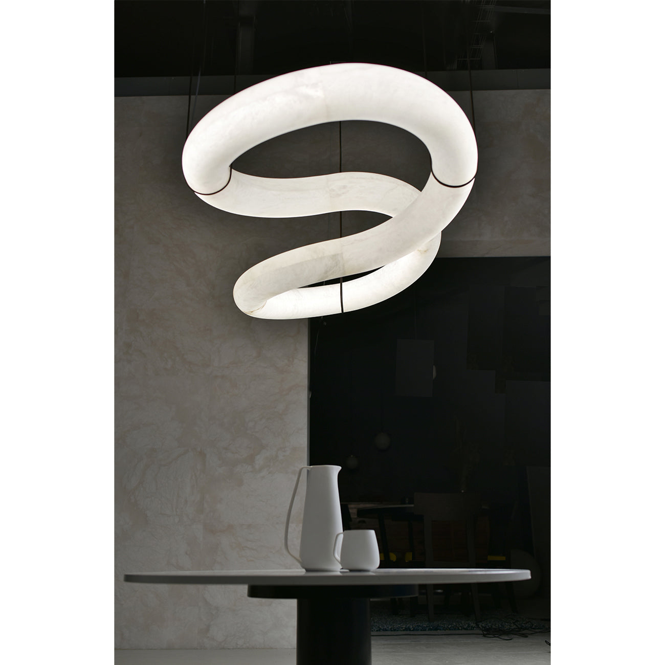 Utalyra Curved Alabaster Pendant Light - Neutralighting
