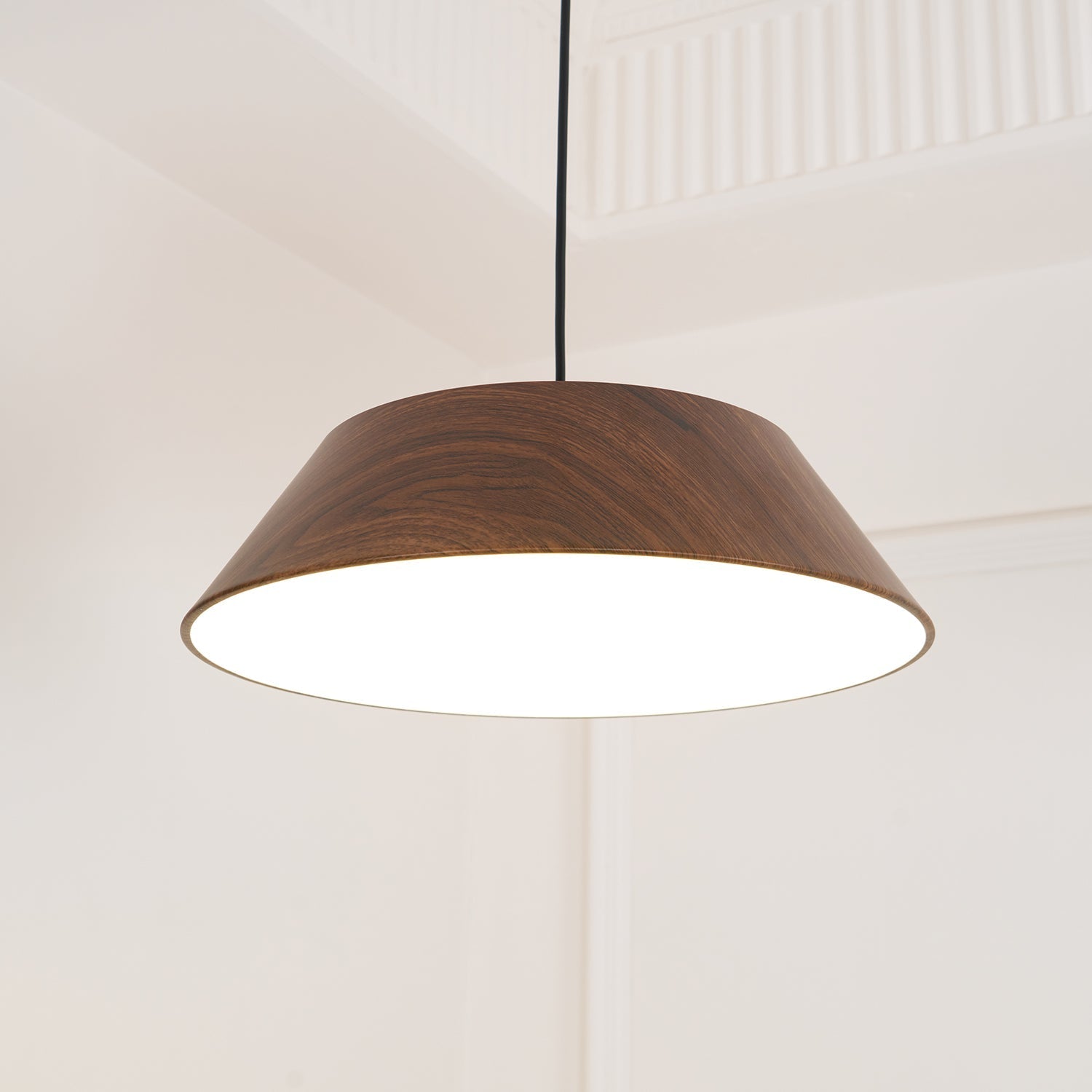 Novain Wood Grain Pendant Light - Neutralighting