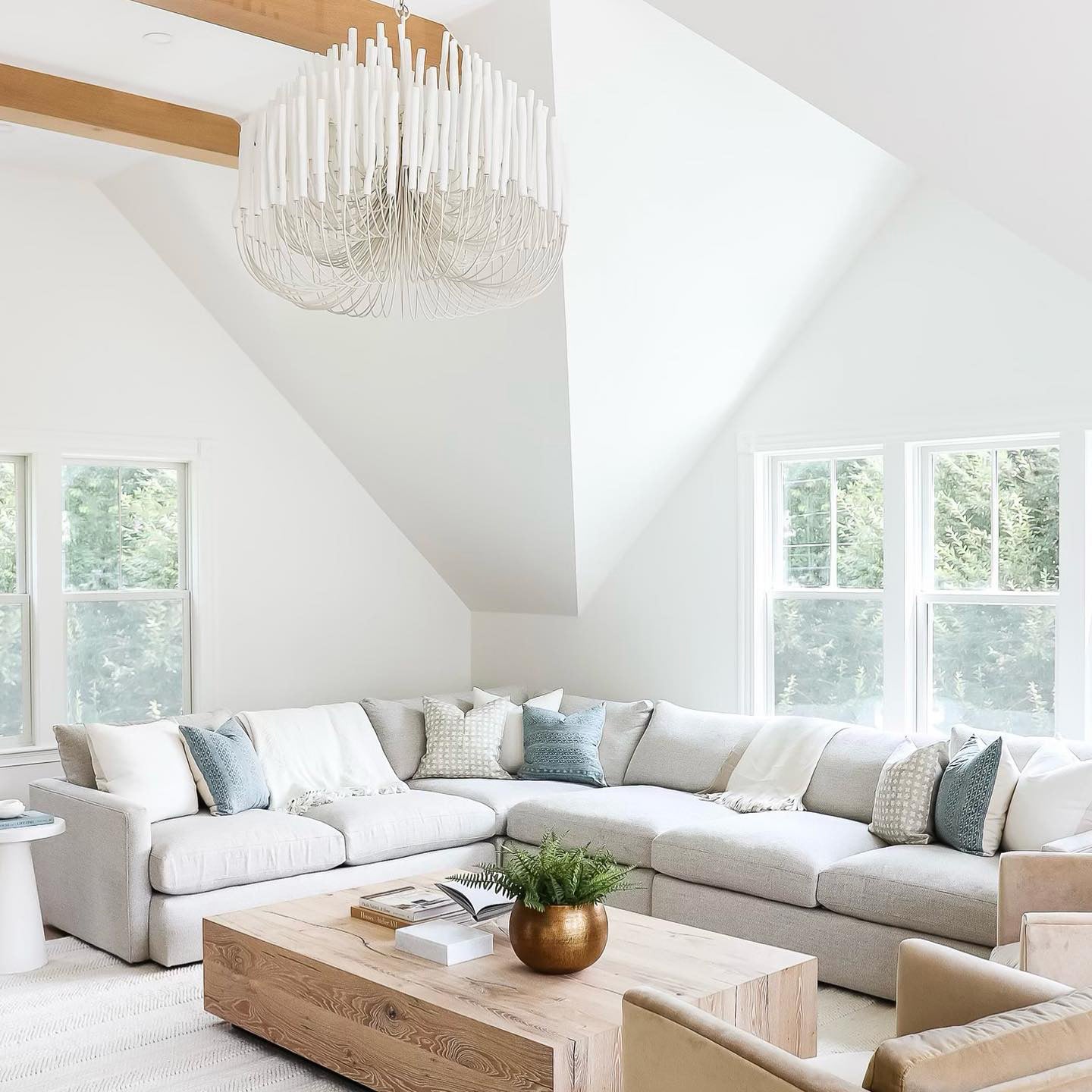 Drox Sculptural Chandeliers - Neutralighting