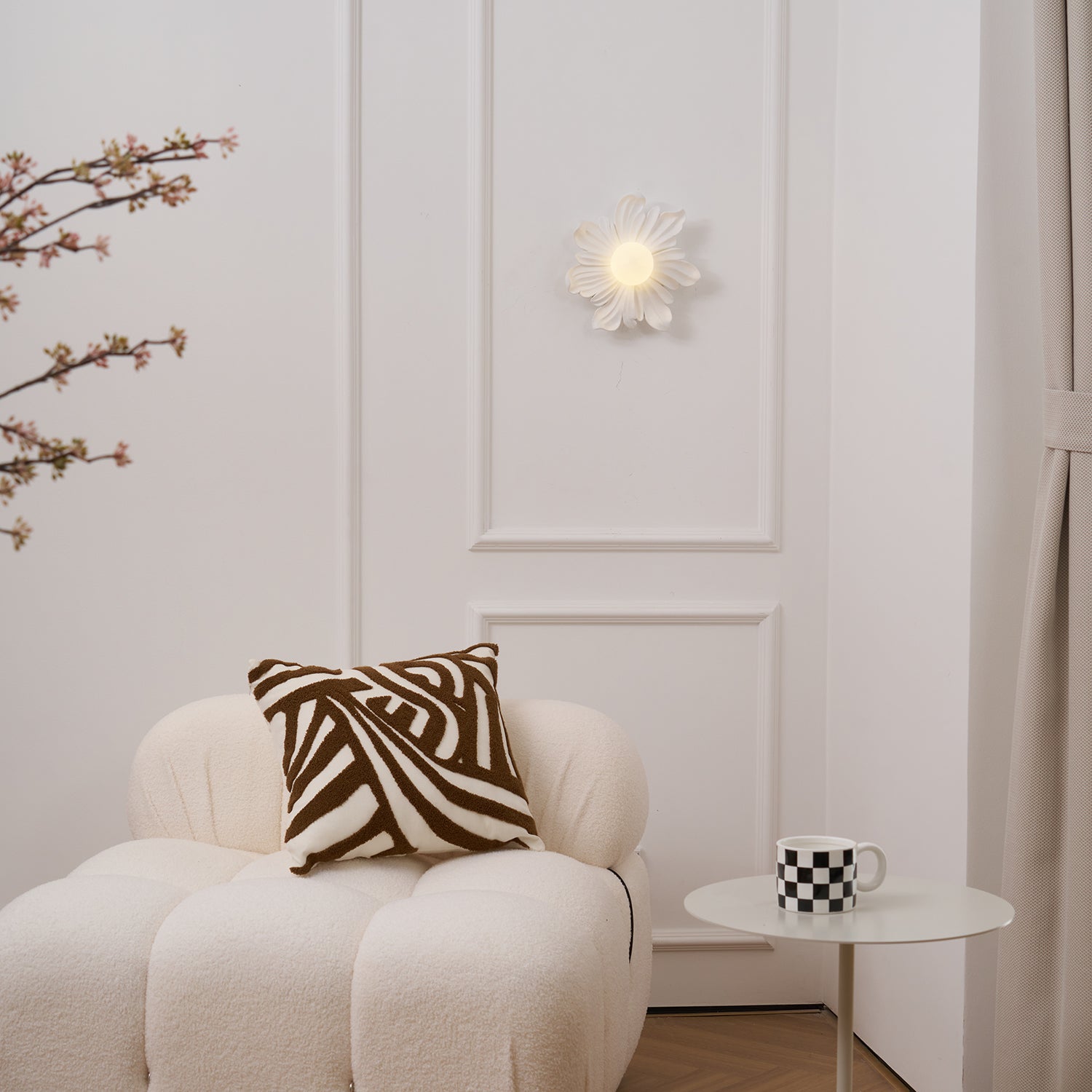 Tina Flower Wall Lamp - Neutralighting