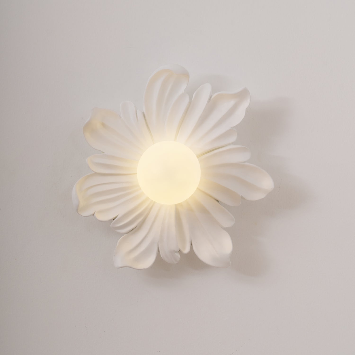 Tina Flower Wall Lamp - Neutralighting