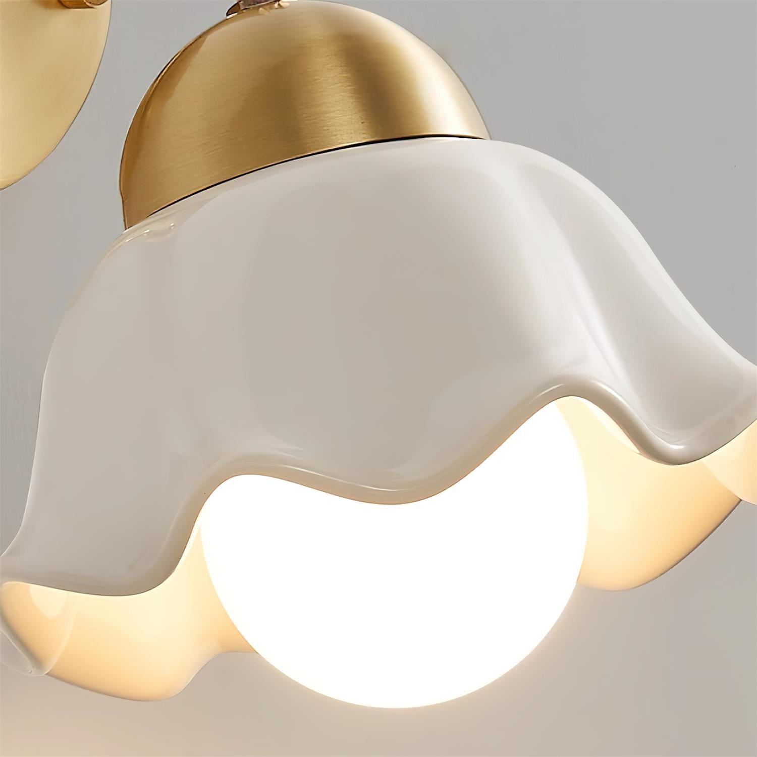 Wall Lamp Brass and Ceramic Wavy Shade Globe Accent Retro Artistic - Neutralighting
