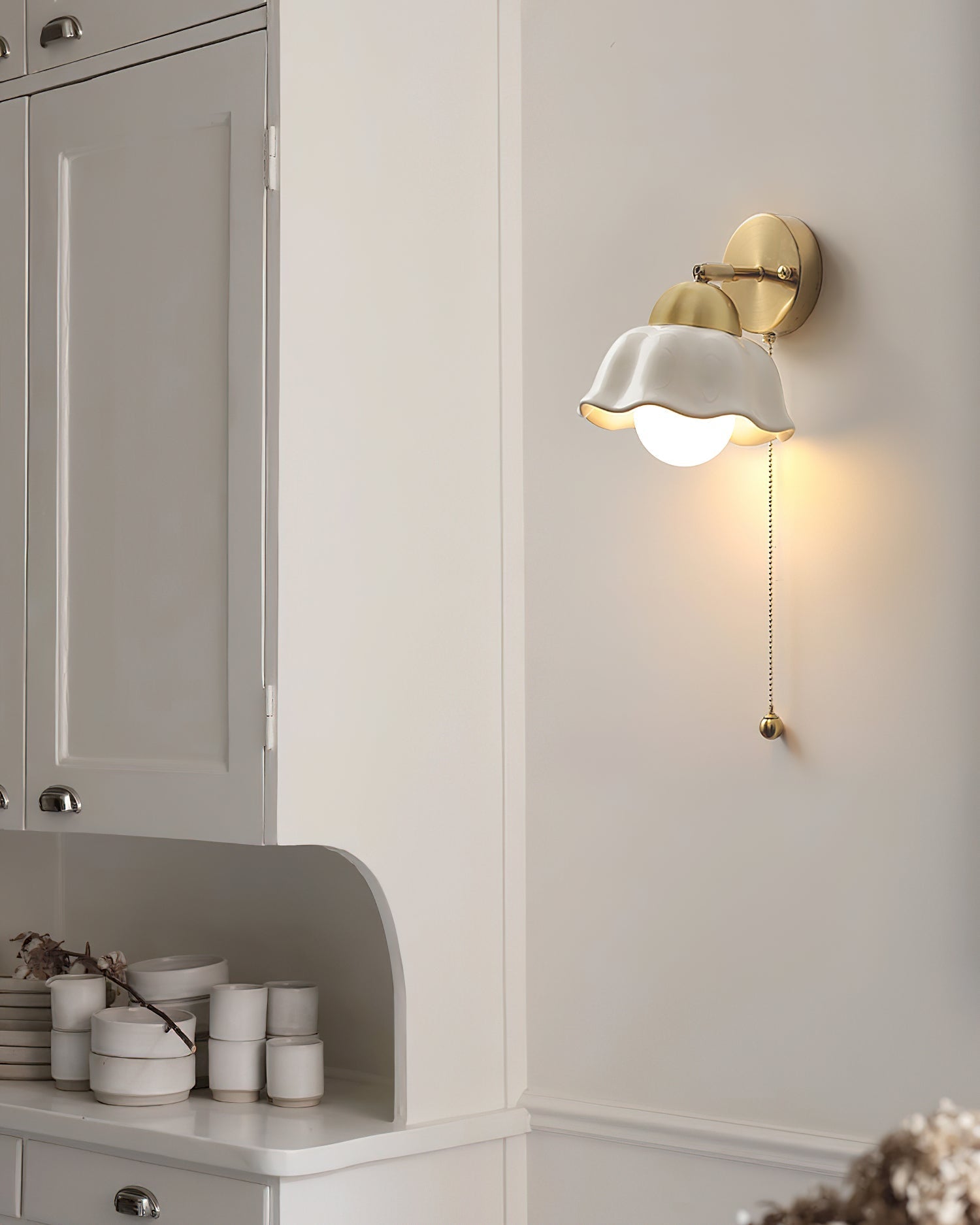 Wall Lamp Brass and Ceramic Wavy Shade Globe Accent Retro Artistic - Neutralighting