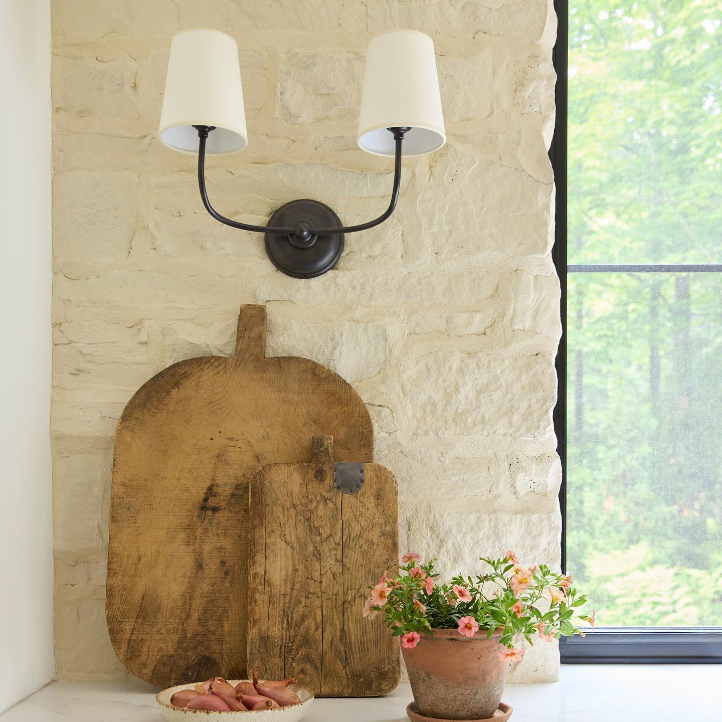 Victor Wall Lamp Black Bronze Fabric - Neutralighting