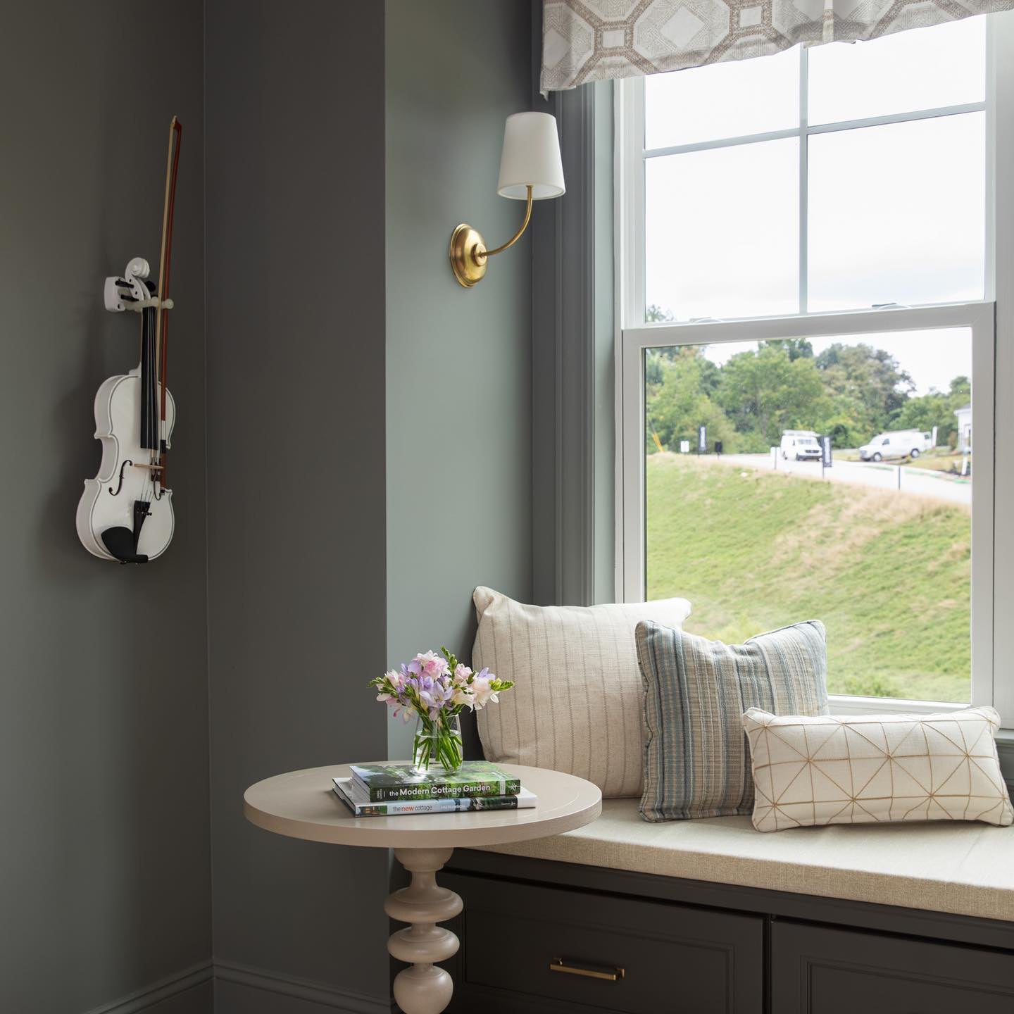 Victor Wall Lamp Black Bronze Fabric - Neutralighting