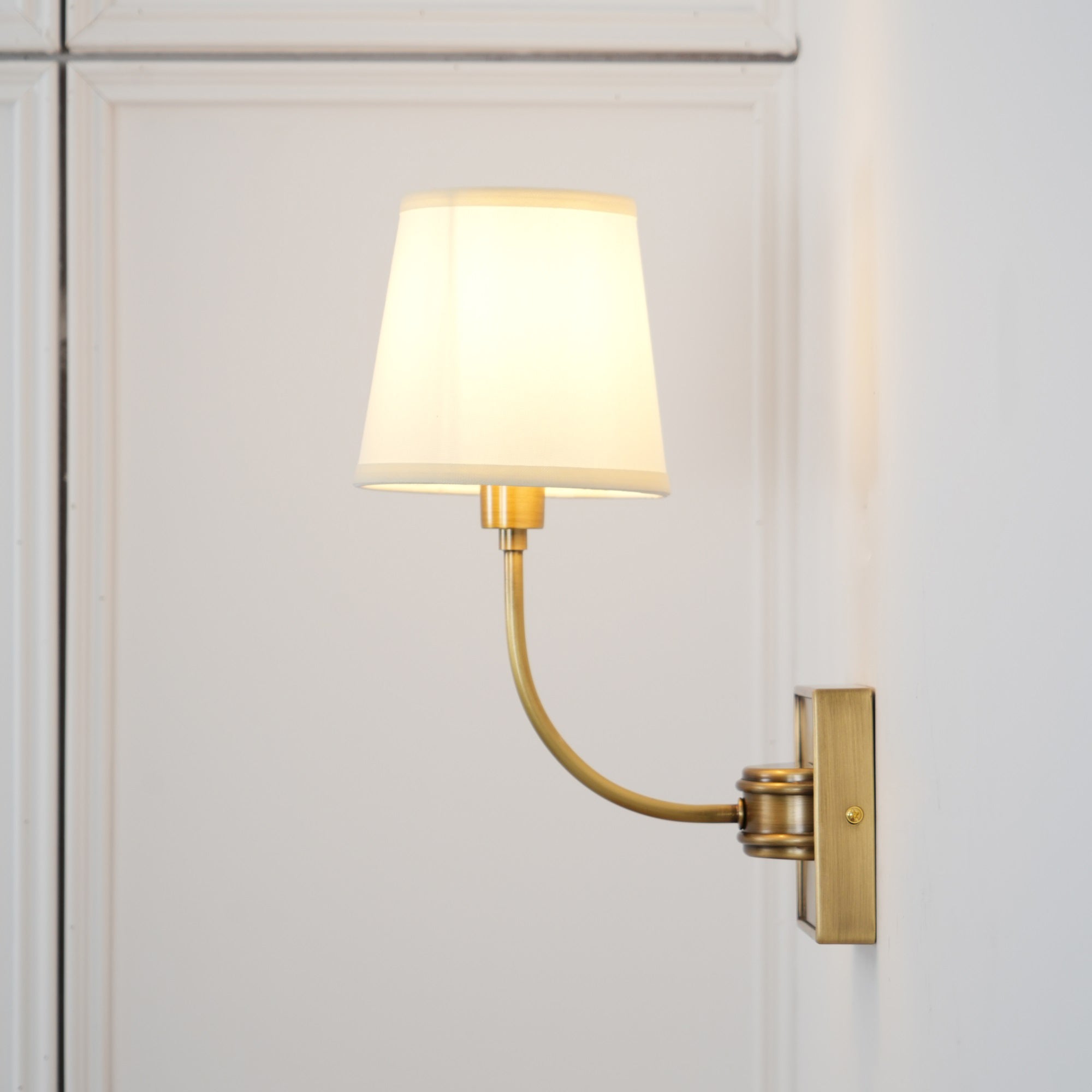 Victor Wall Lamp Black Bronze Fabric - Neutralighting