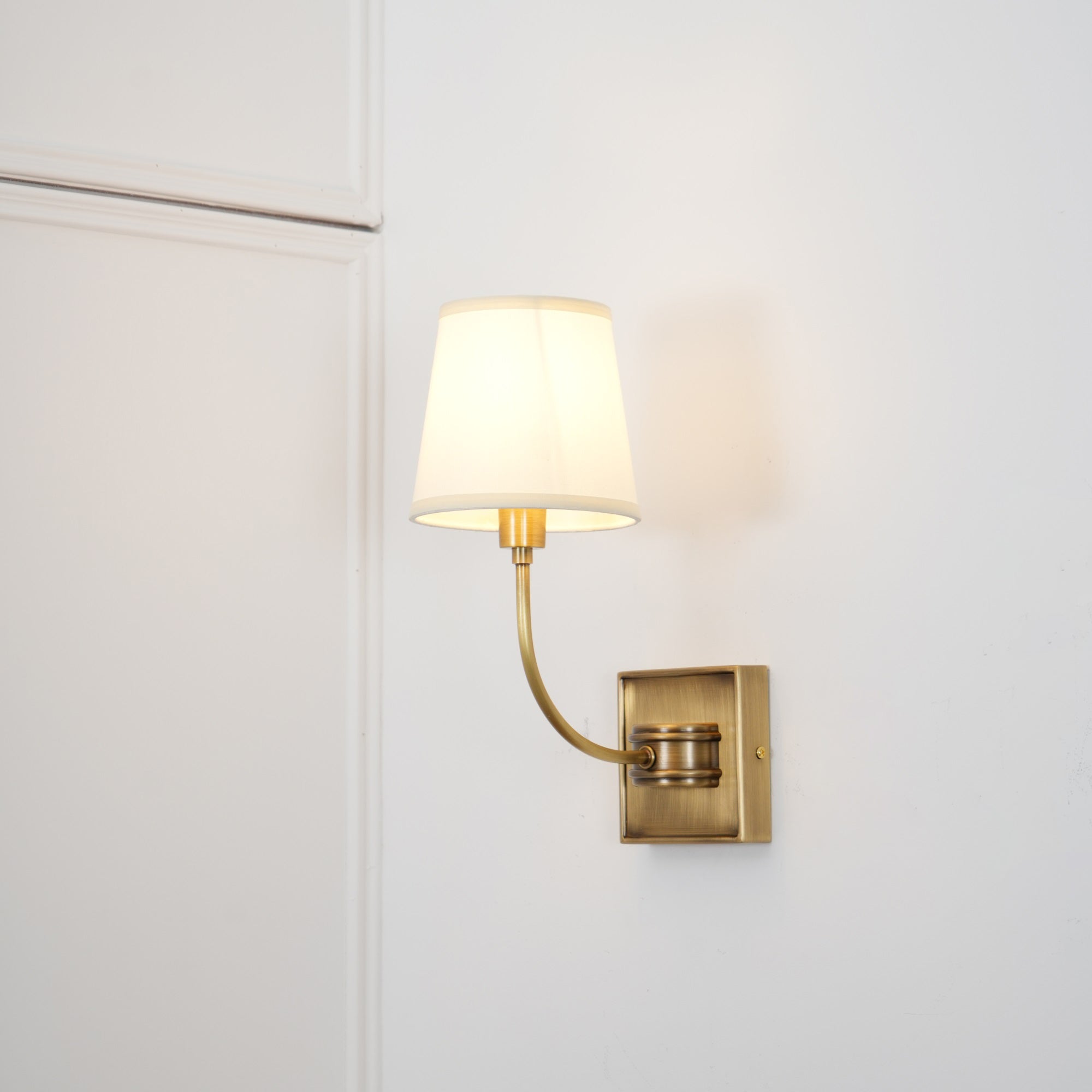 Victor Wall Lamp Black Bronze Fabric - Neutralighting