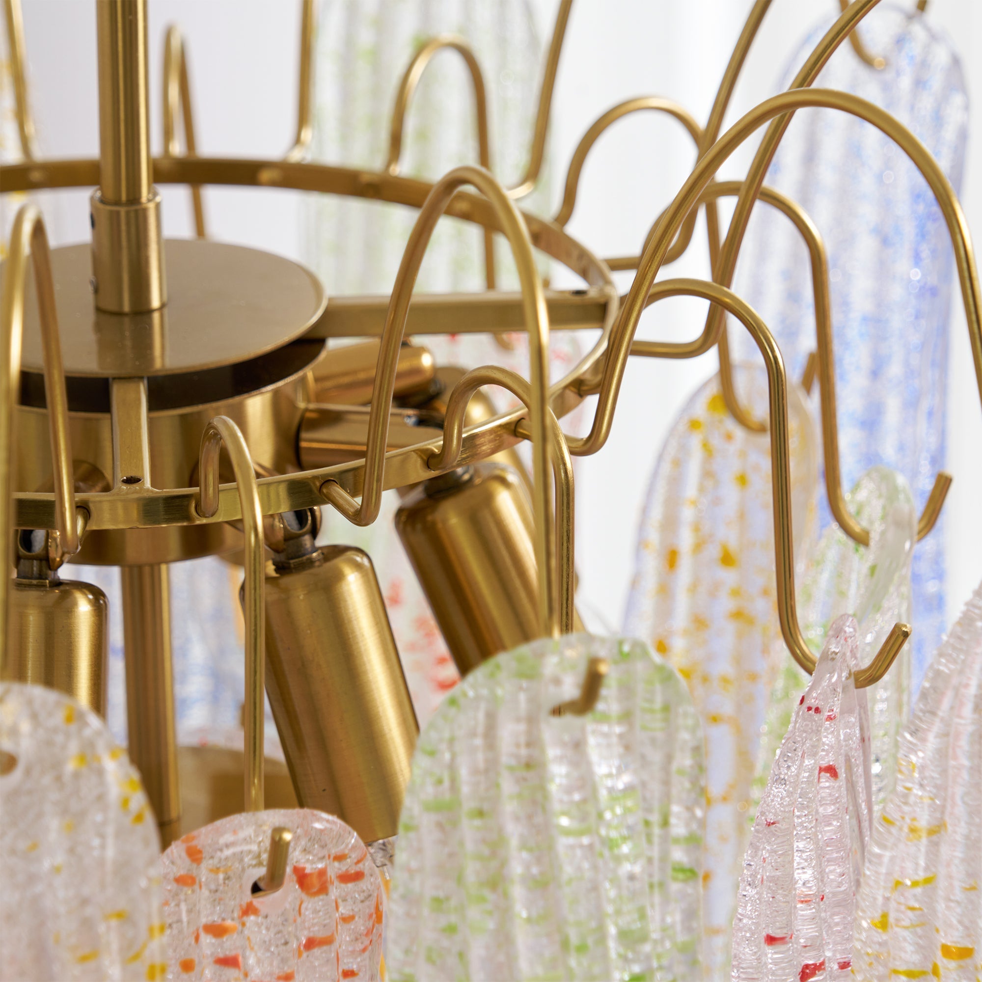 Chandelier Glass Petals Metal Frame Colorful Artistic Ambience - Neutralighting