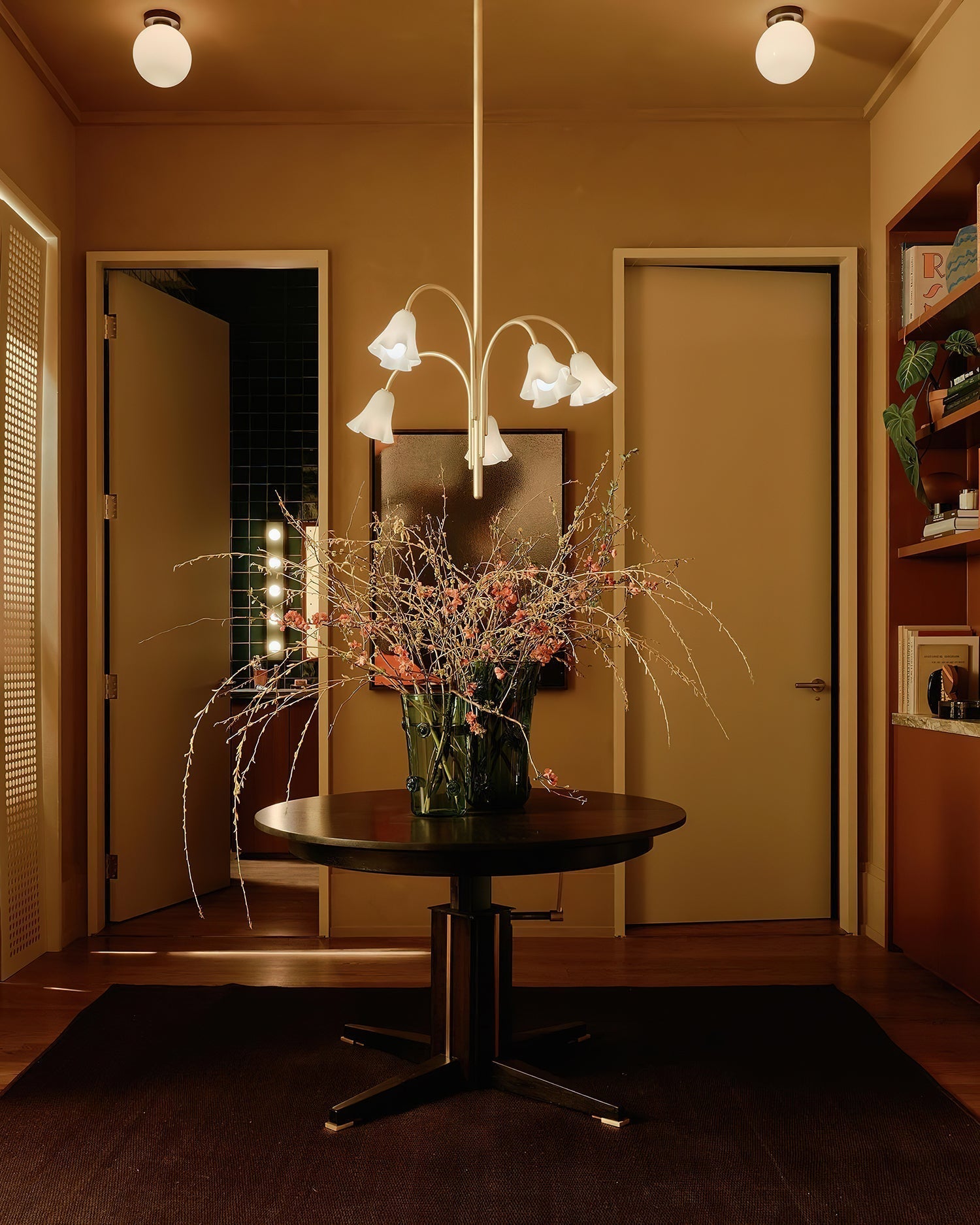 Chandelier Flower-Shaped Glass Shades on Gold Metal Arms for Dining - Neutralighting