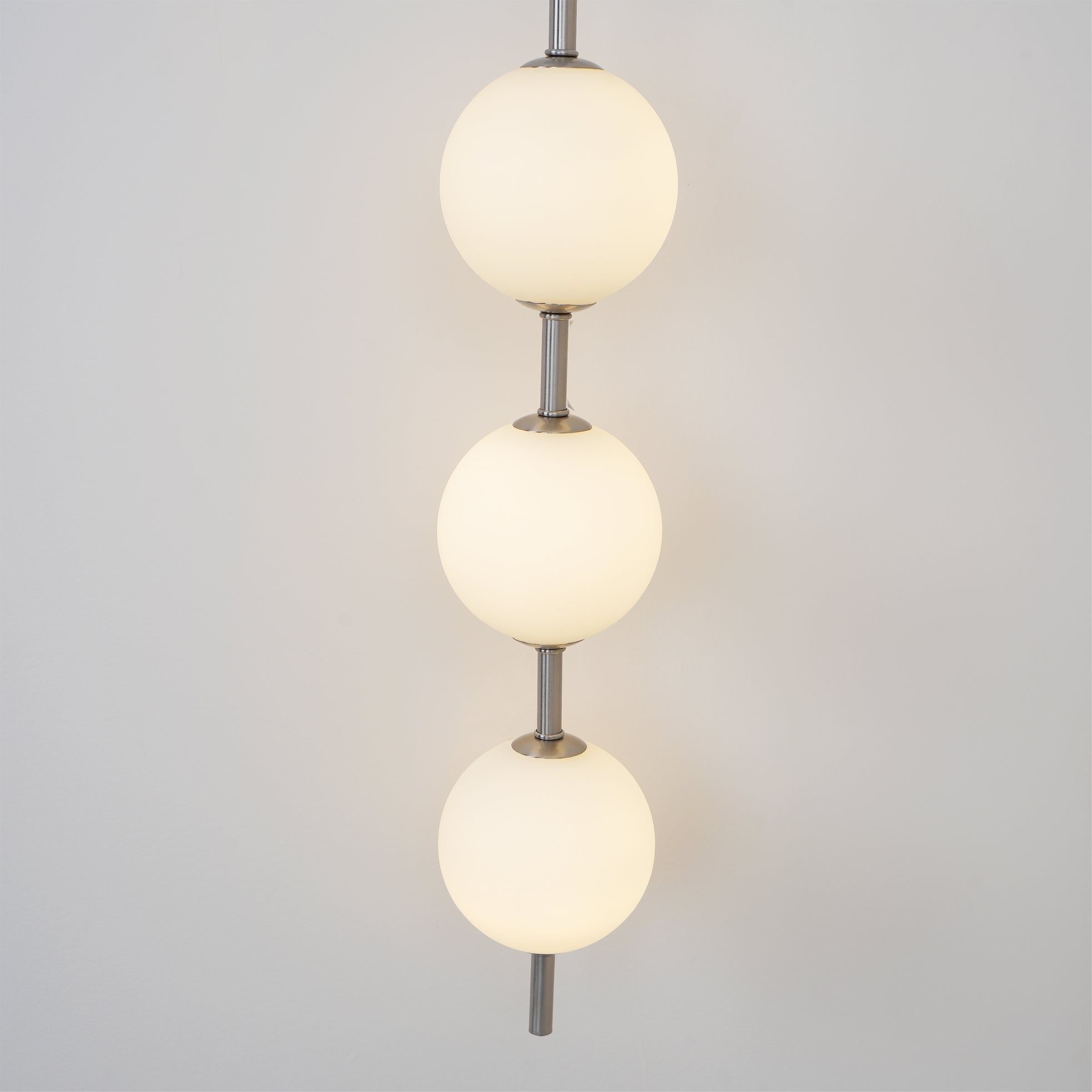 Cerin Vertical Globe Wall Lamp - Neutralighting